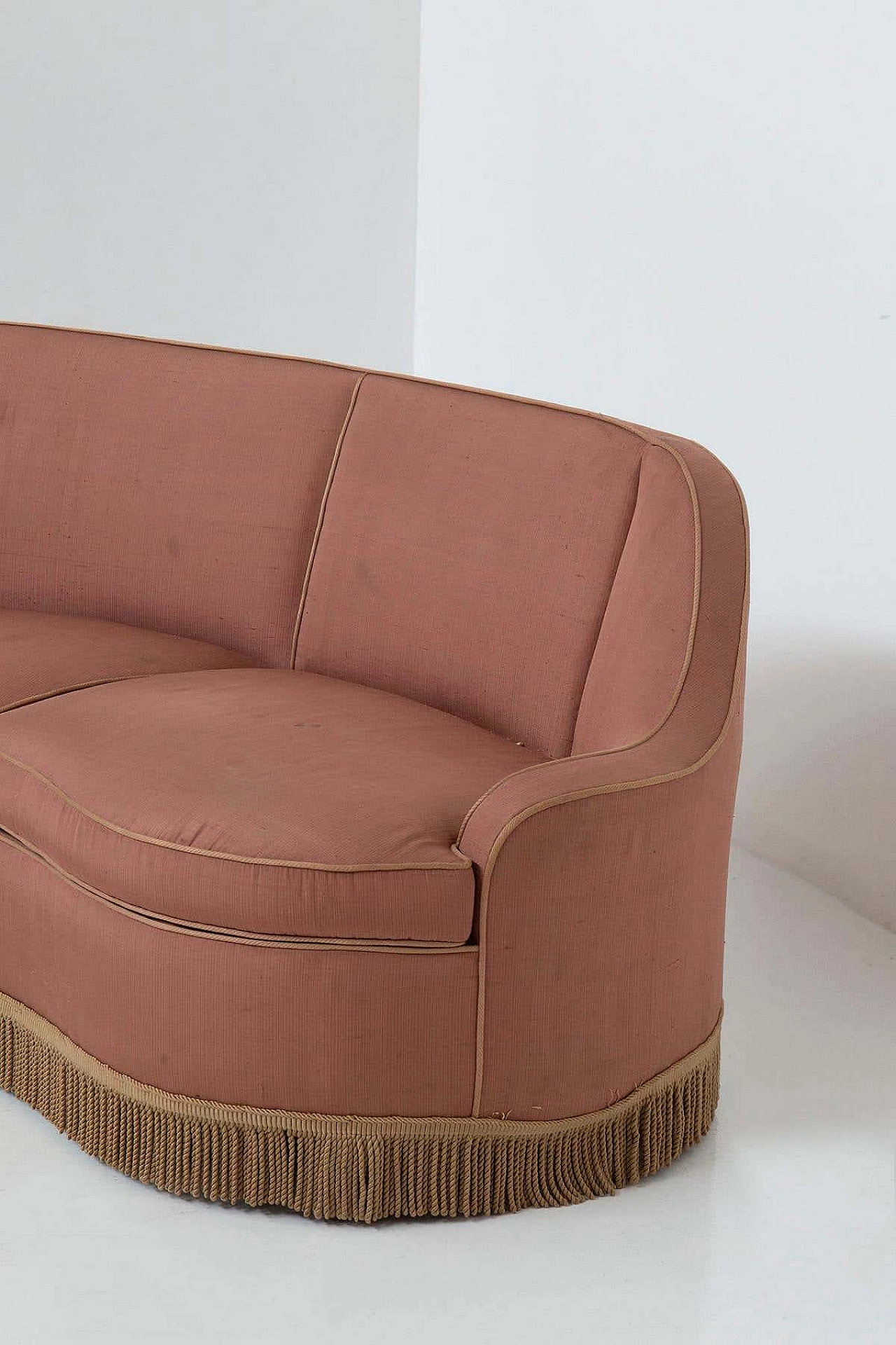 Three-seater sofa in pink fabric attributed to Gio Ponti for Casa e Giardino, 1950s 4