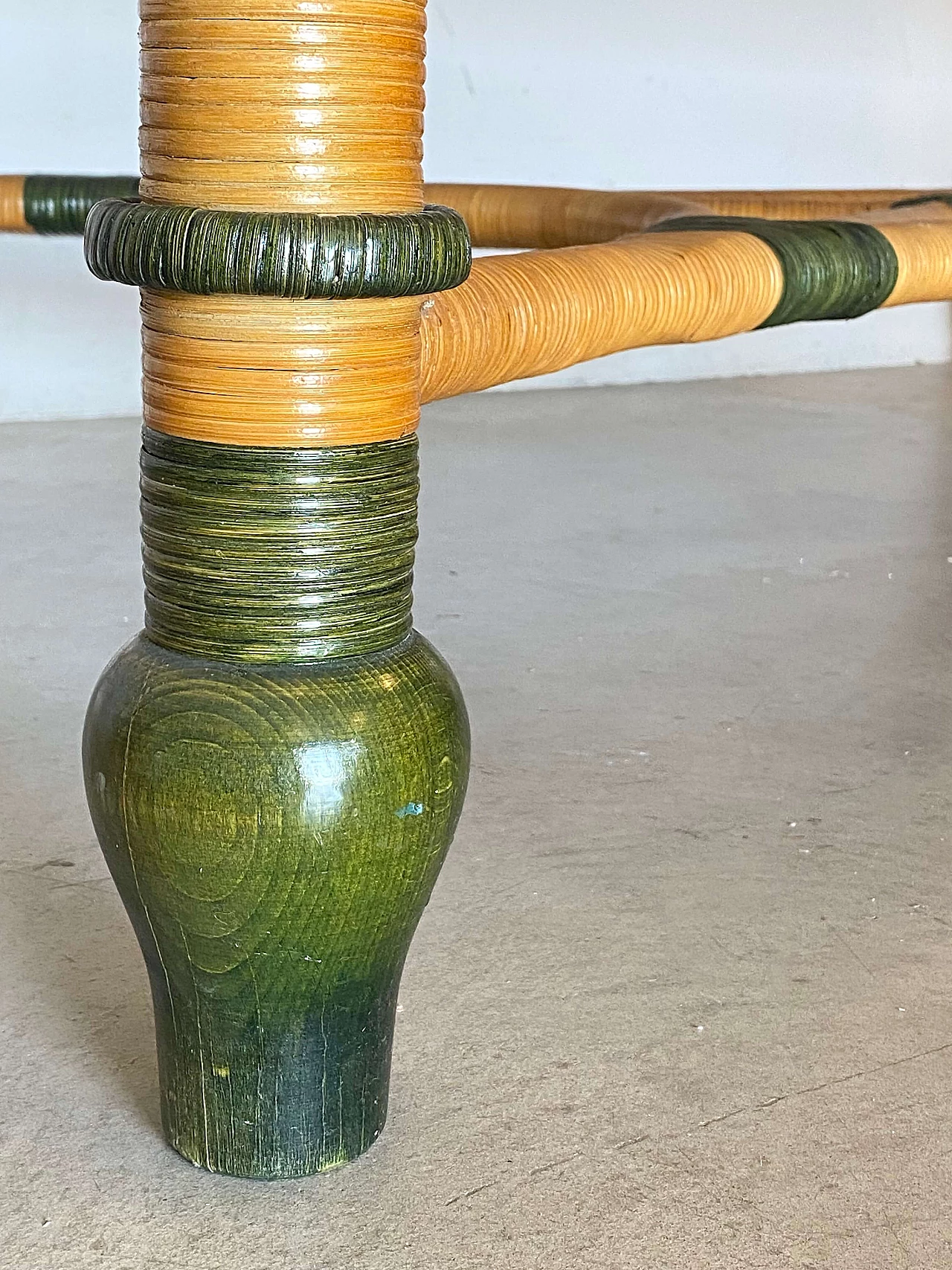 Tavolo da pranzo in vimini con decorazioni verdi, anni '80 7