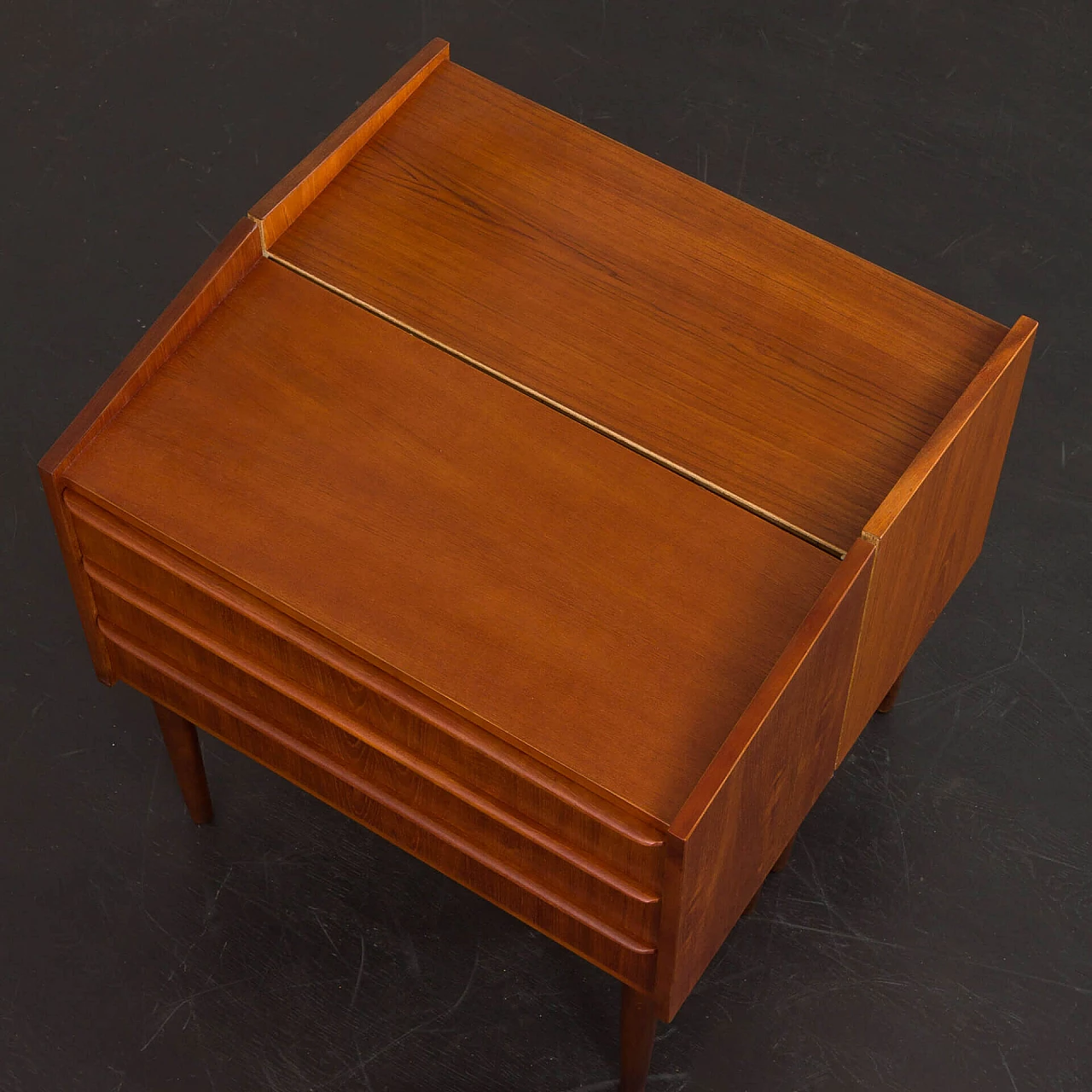 Pair of Danish teak veneer bedside tables with three drawers, 1960s 6