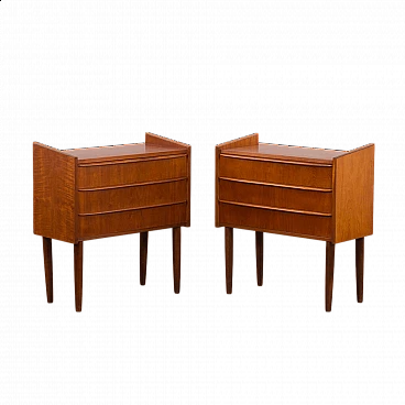 Coppia di comodini danesi in teak impiallacciato a tre cassetti, anni '60