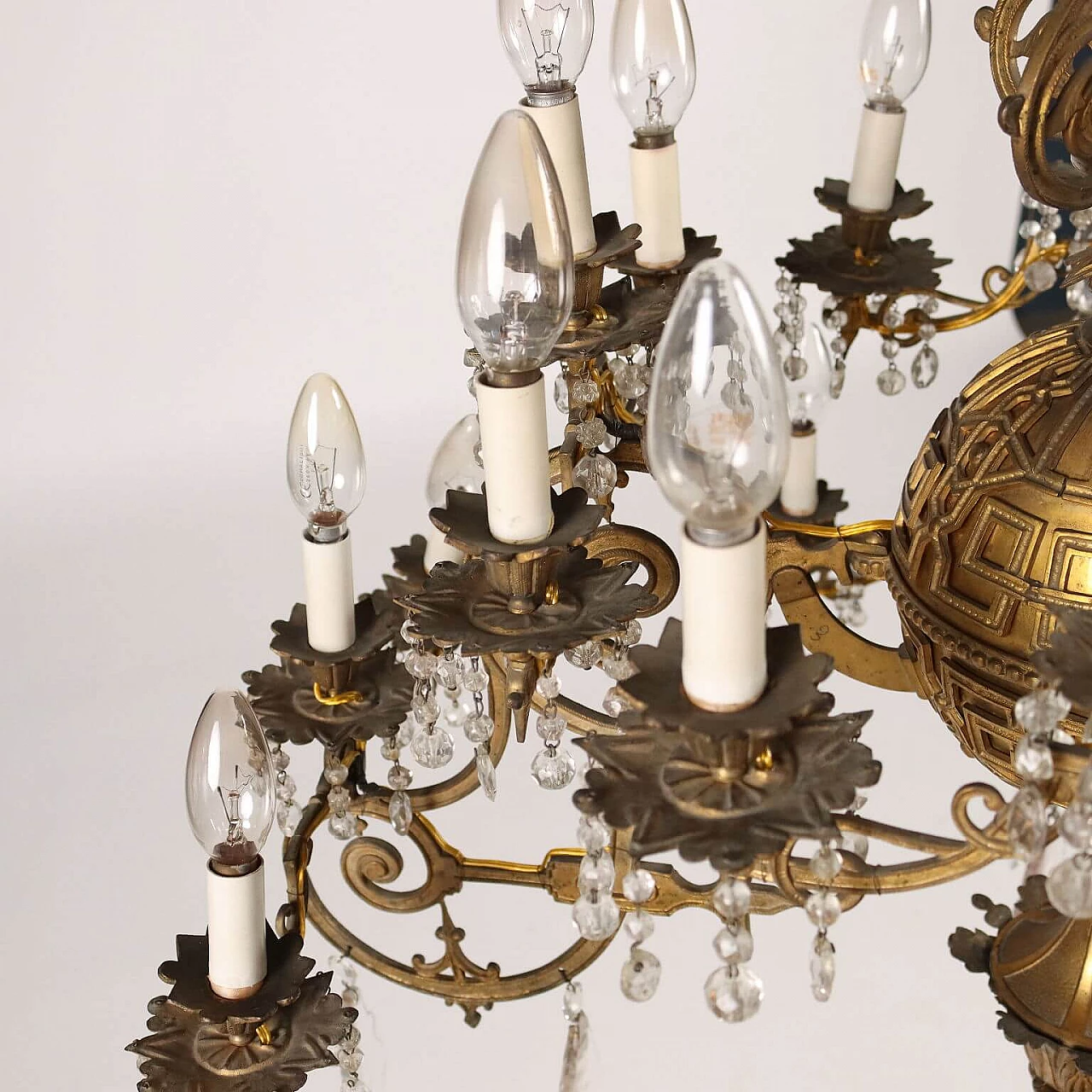 Neo-Gothic gilded bronze and crystal chandelier, 19th century 8