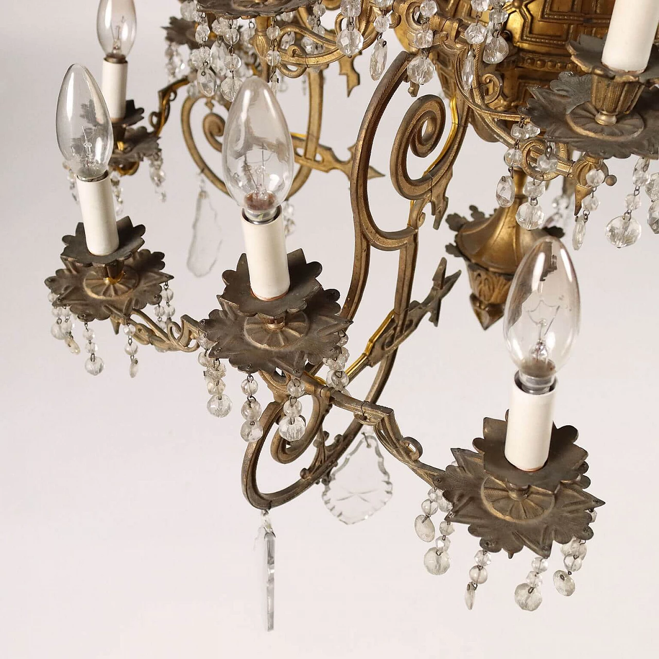 Neo-Gothic gilded bronze and crystal chandelier, 19th century 9