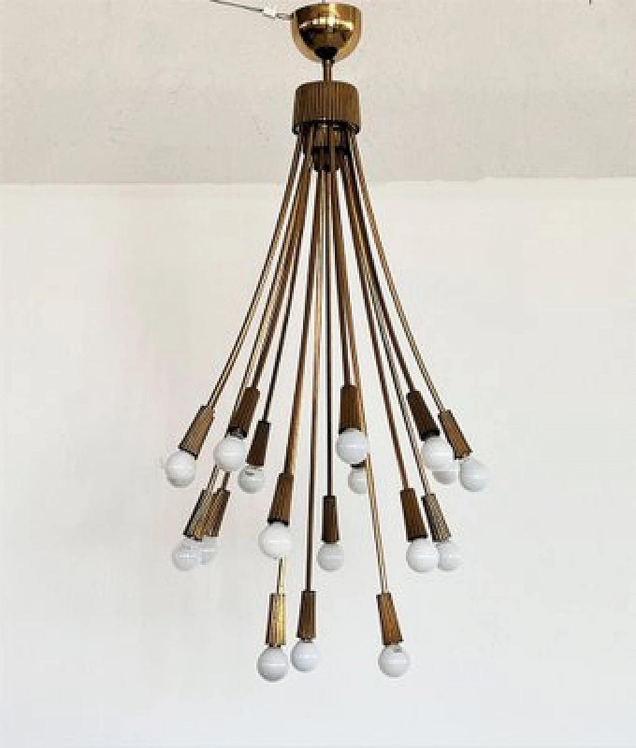 Lampadario in ottone a diciotto luci, anni '70 1