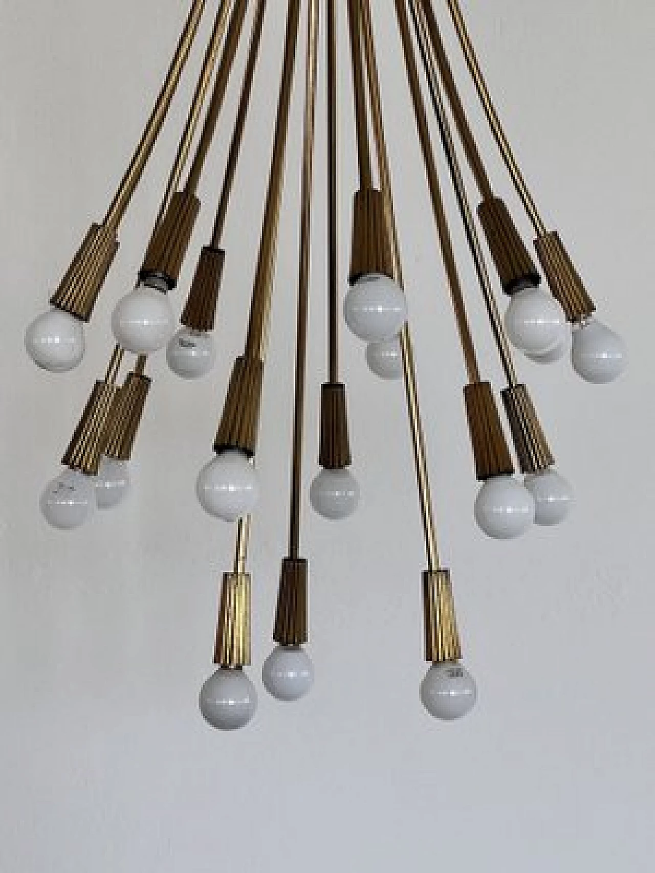 Lampadario in ottone a diciotto luci, anni '70 5