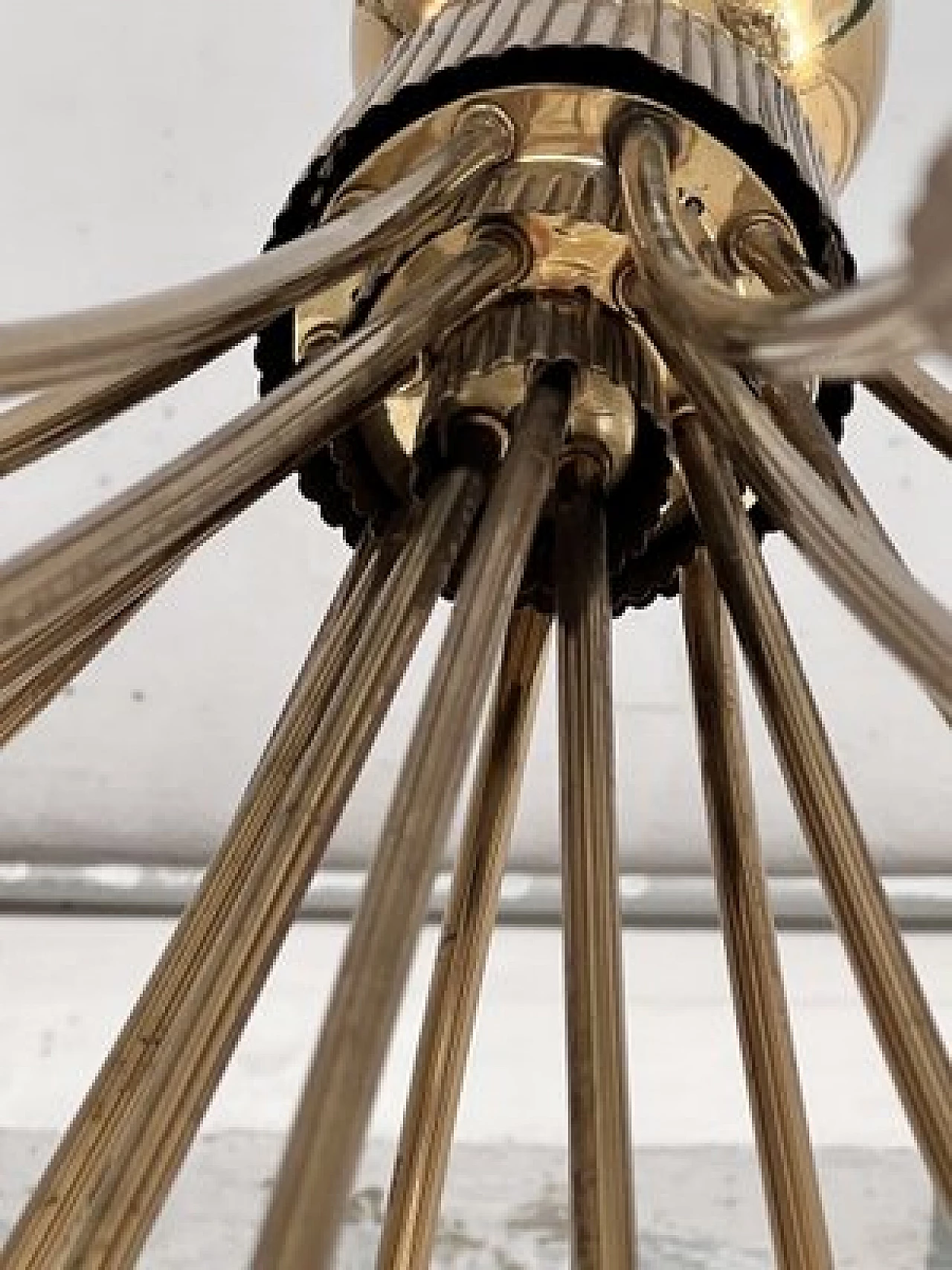 Lampadario in ottone a diciotto luci, anni '70 10