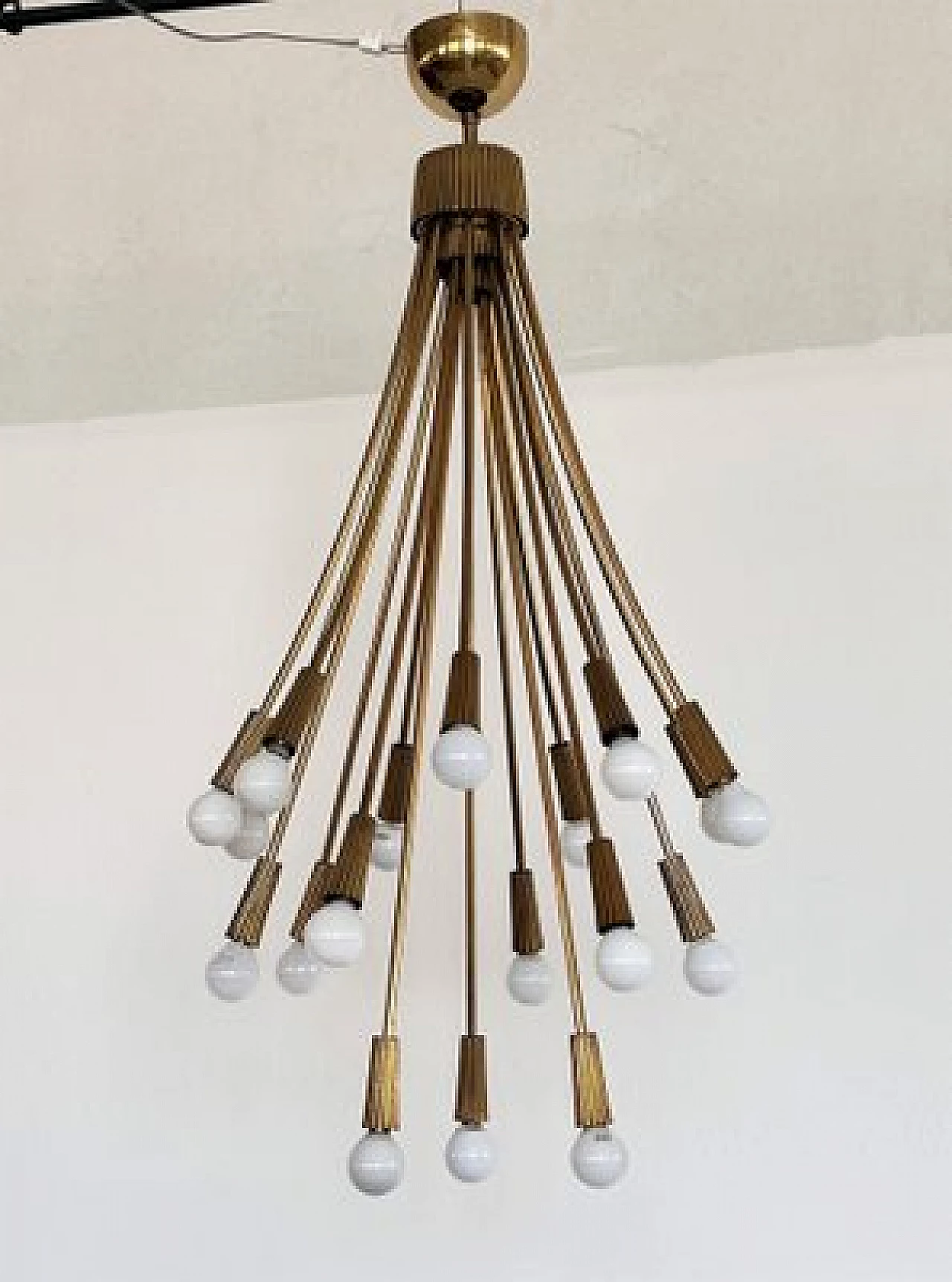 Eighteen-light brass chandelier, 1970s 15