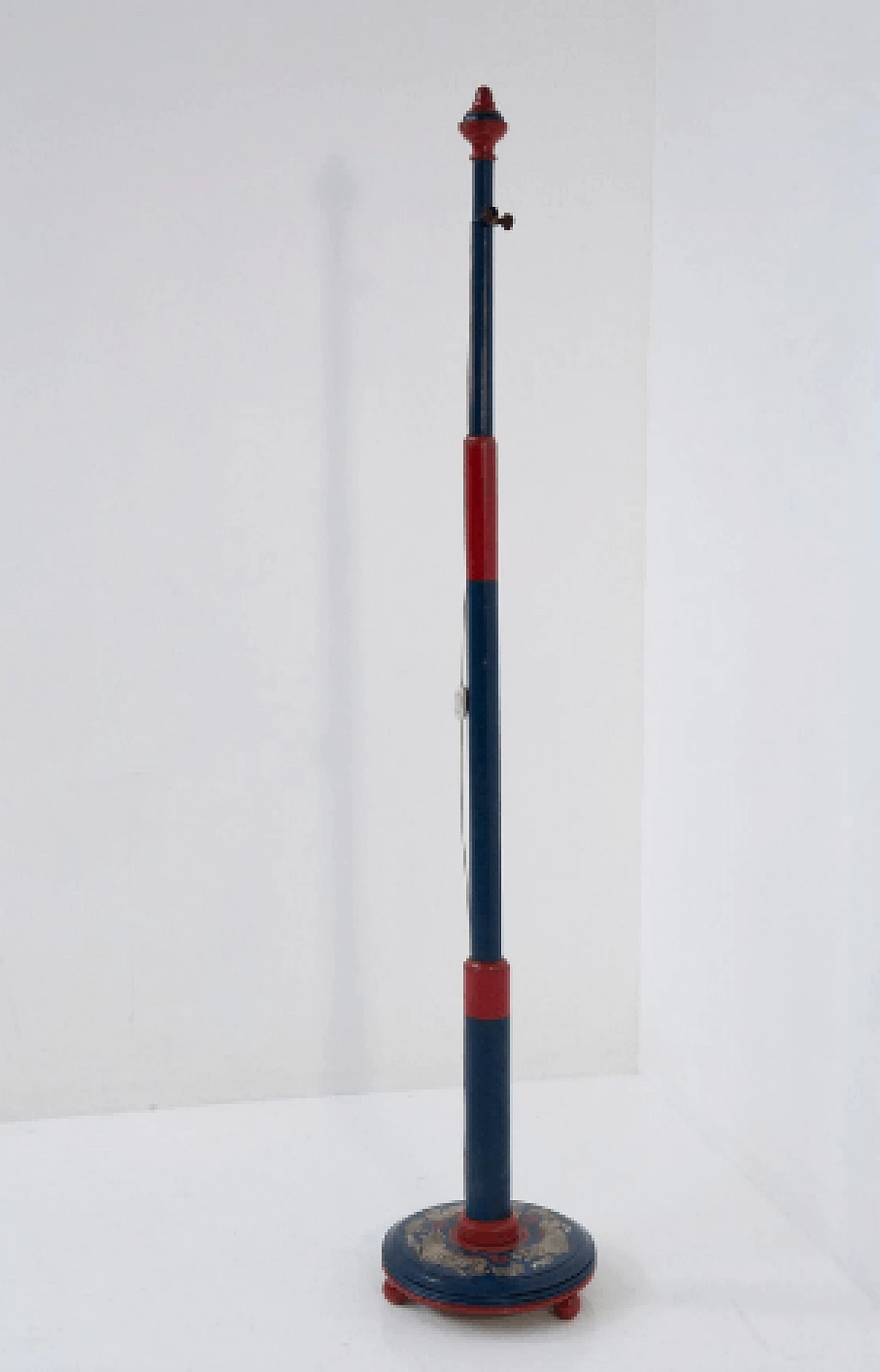 Wood floor lamp attributed to Luigi Colombo Fillia, 1920s 4