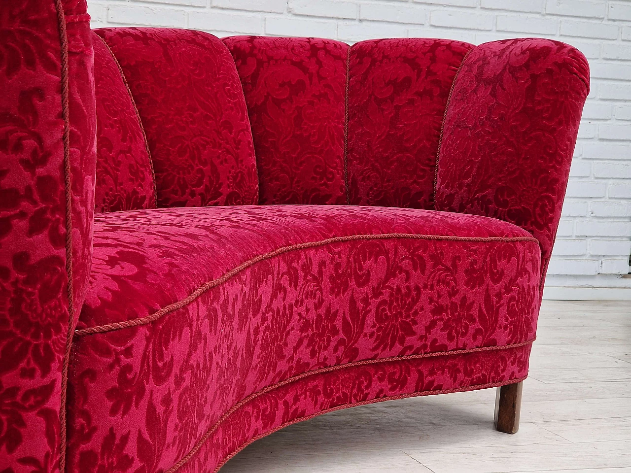 Danish three-seater Banana sofa in cherry-coloured fabric, 1960s 4