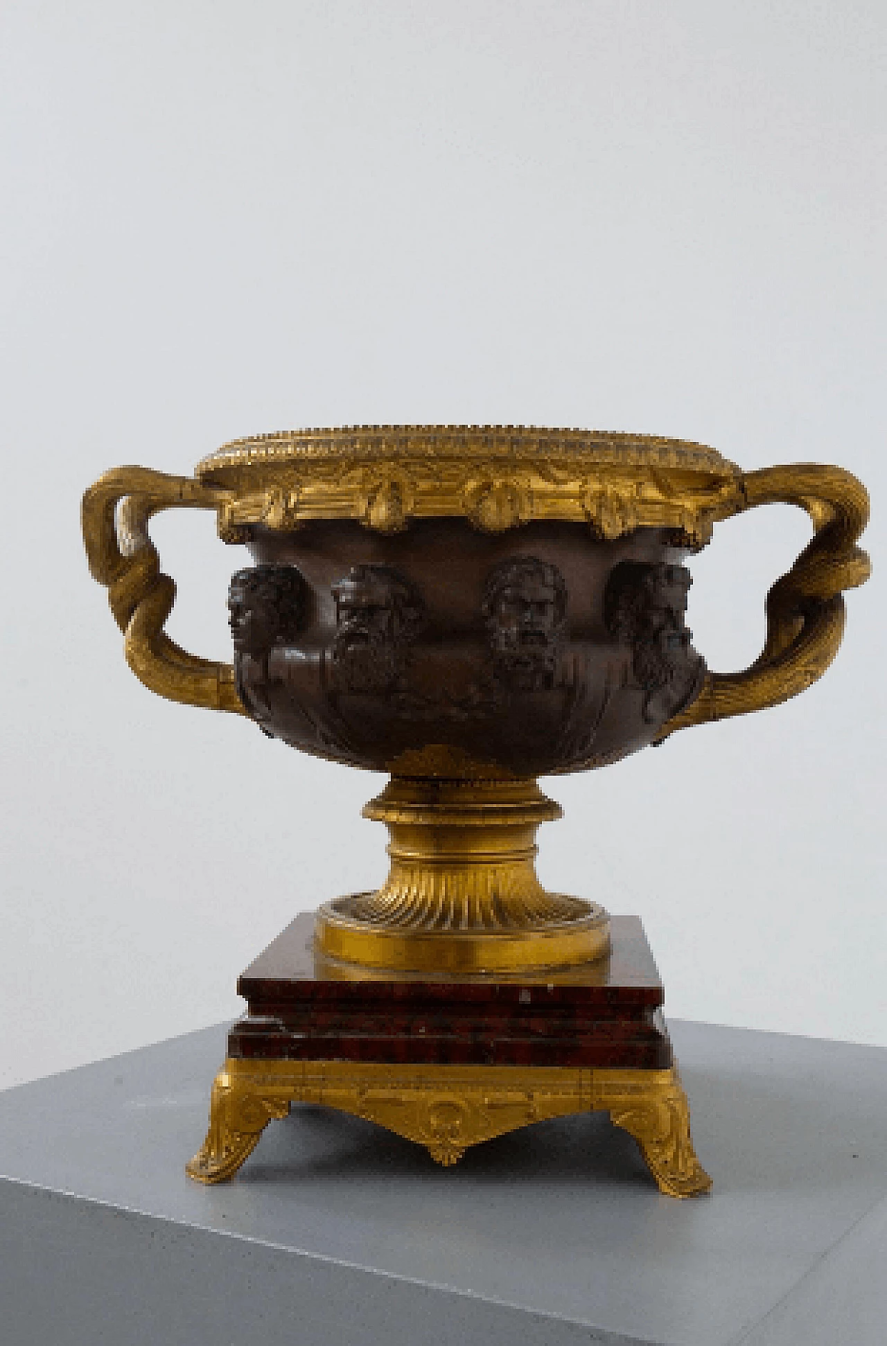 Vaso in marmo e bronzo di Ferdinand Barbedienne, metà '800 3