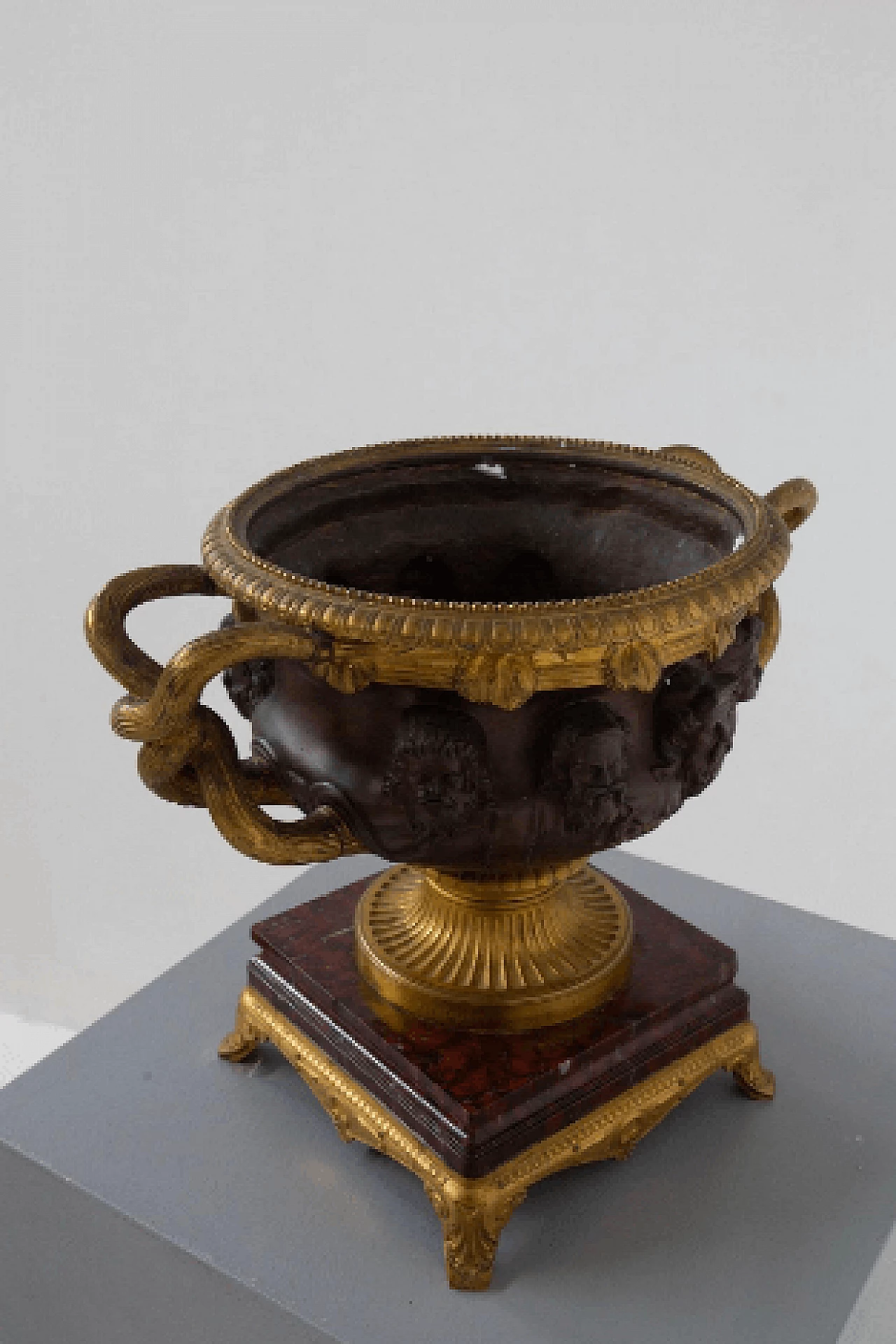 Vaso in marmo e bronzo di Ferdinand Barbedienne, metà '800 7