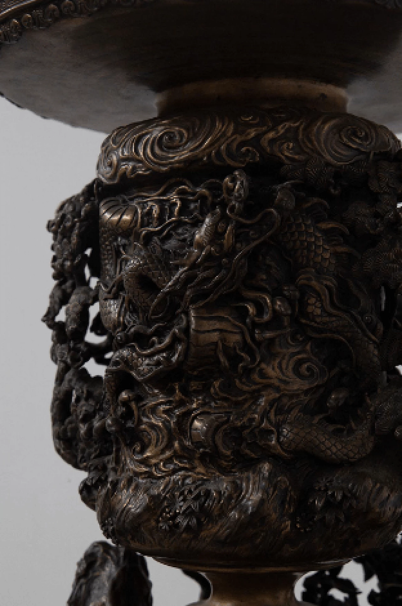 Japanese patinated bronze incense burner, 19th century 6