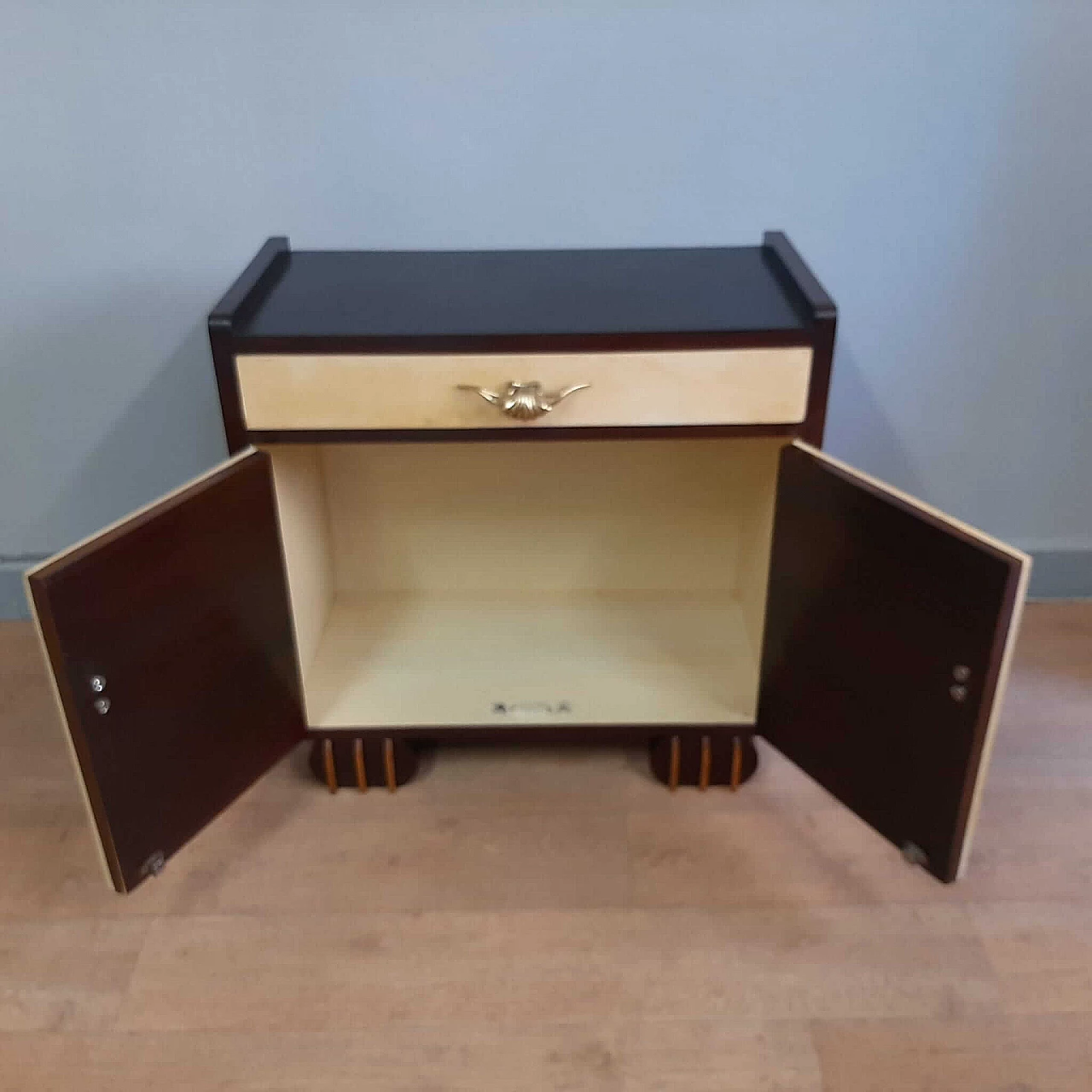 Credenza in legno nero e pergamena di Casa Moderna Genova, anni '40 2