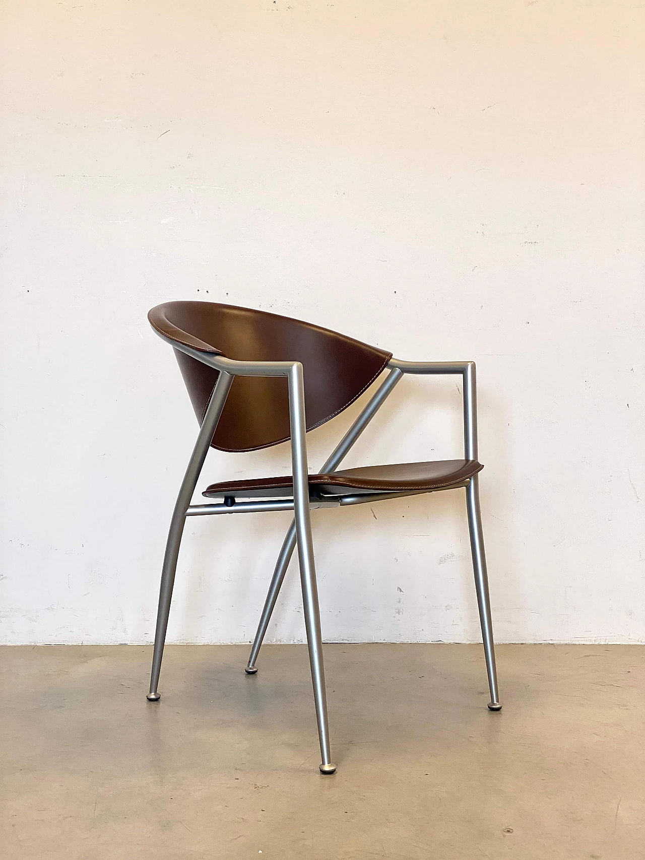 6 Varnished steel and leather chairs by Calligaris, 1990s 5