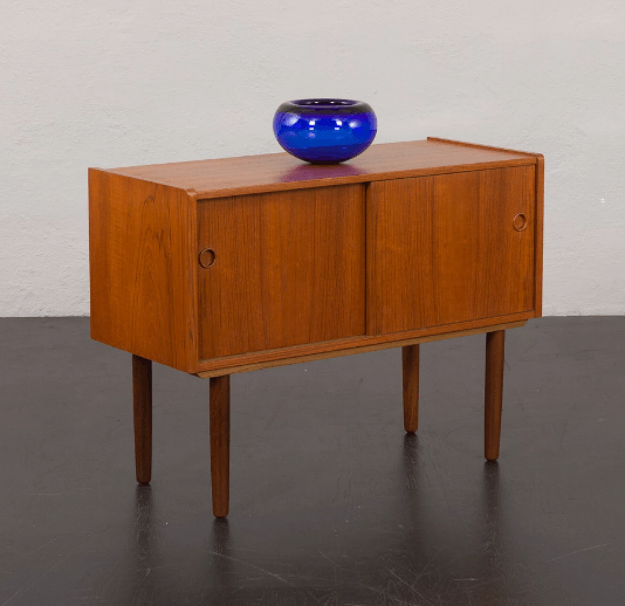 Danish teak veneered cabinet with sliding doors, 1960s 1