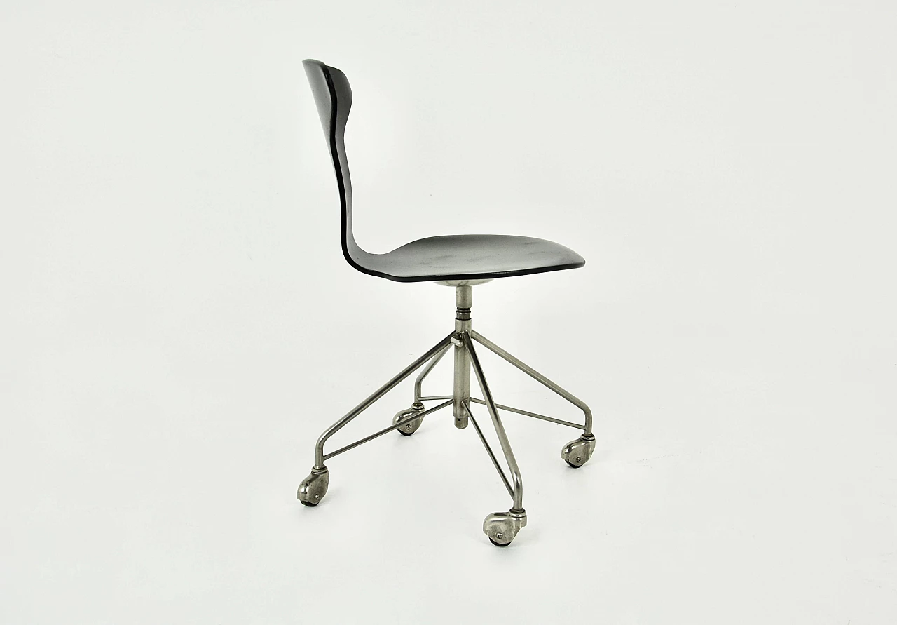 Chair 3117 by Arne Jacobsen for Fritz Hansen, 1950s 6