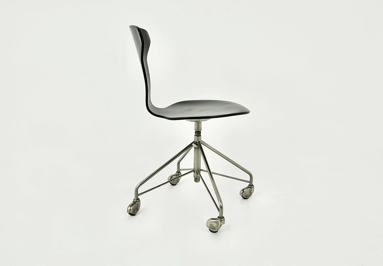 Sedia 3117 di Arne Jacobsen per Fritz Hansen, anni '50 6