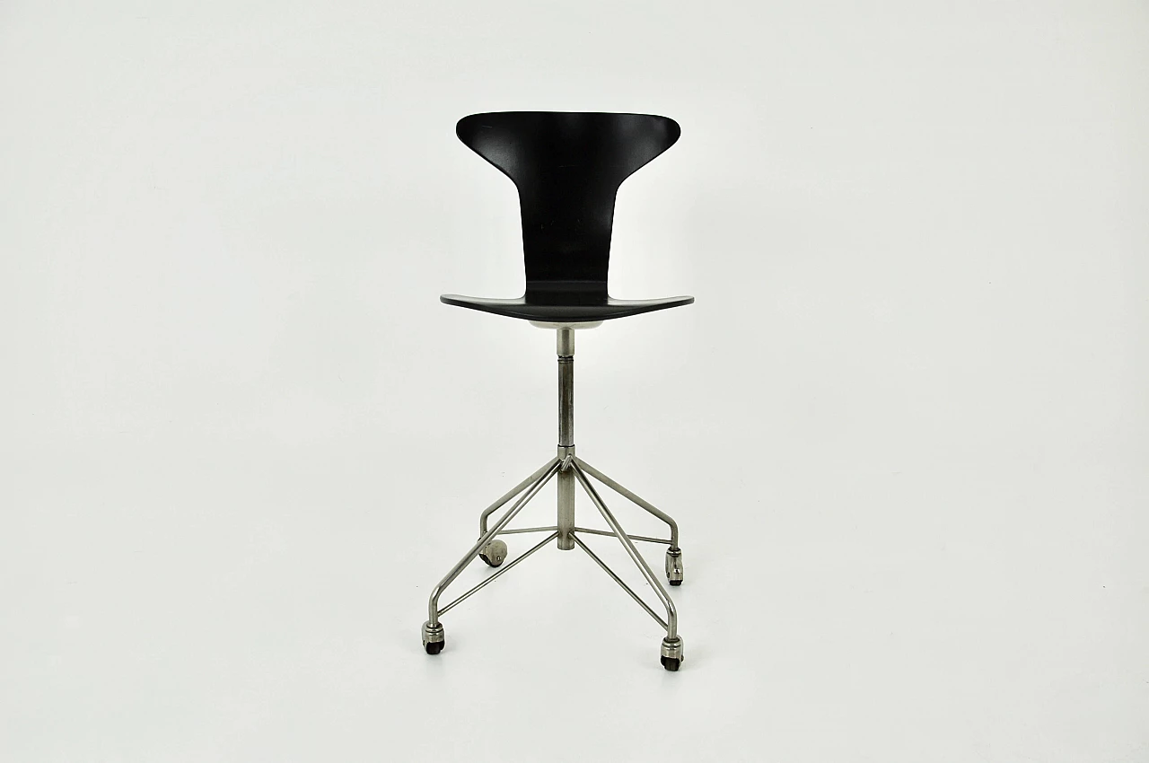 Sedia 3117 di Arne Jacobsen per Fritz Hansen, anni '50 8