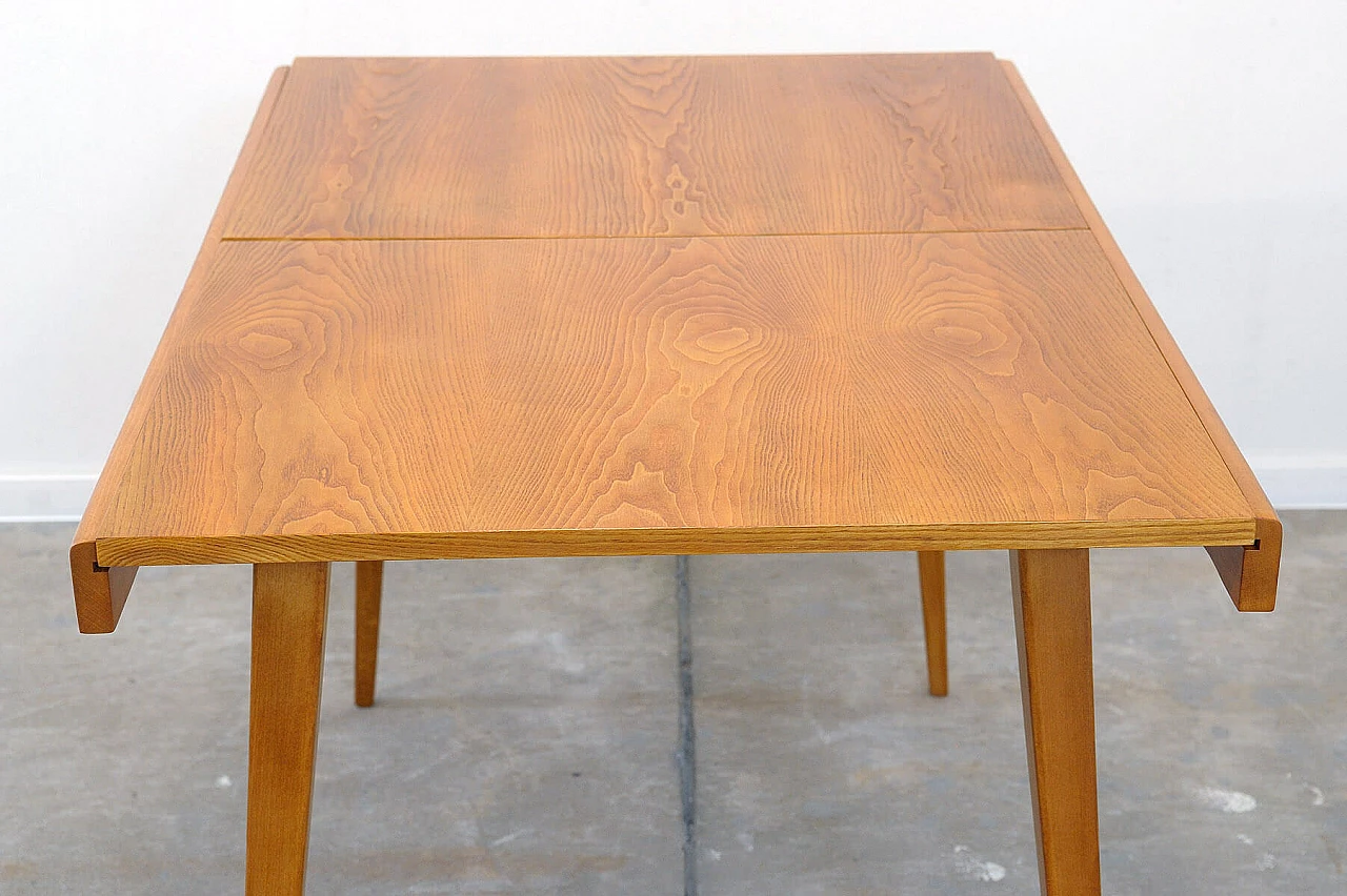 Tavolo allungabile di František Jirák per Tatra Nábytok, anni '70 20