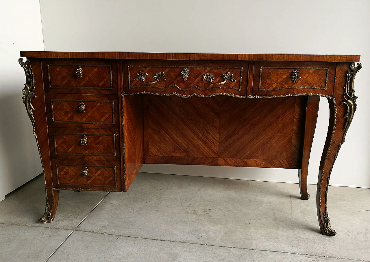 Scrivania stile Luigi XV in legno lastronato, anni '80 2
