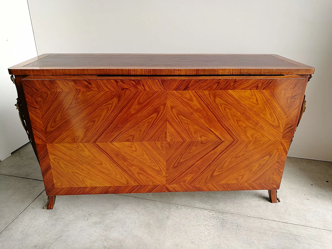 Scrivania stile Luigi XV in legno lastronato, anni '80 4