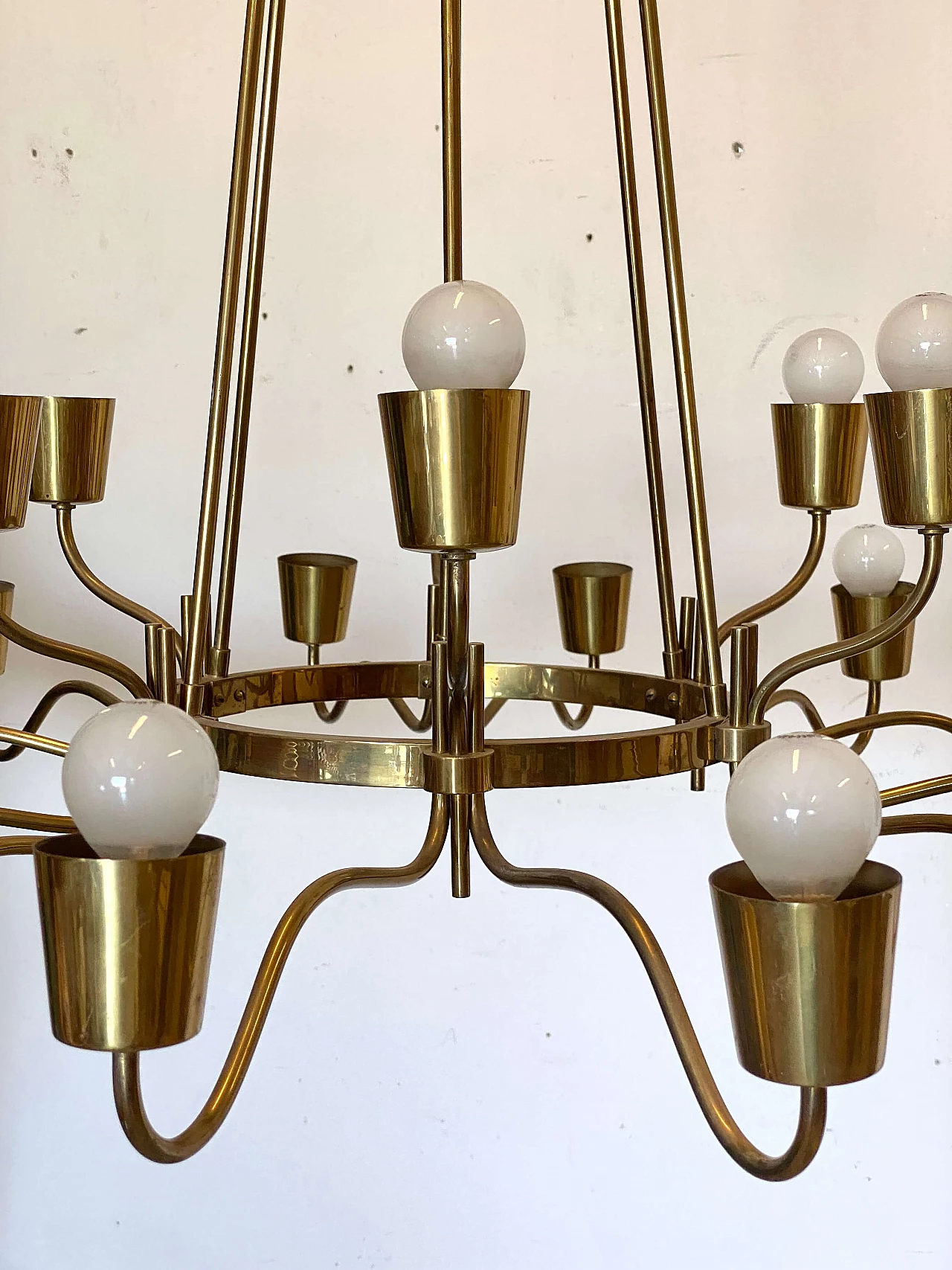 Eighteen-light brass chandelier attributed to Stilnovo, 1950s 12
