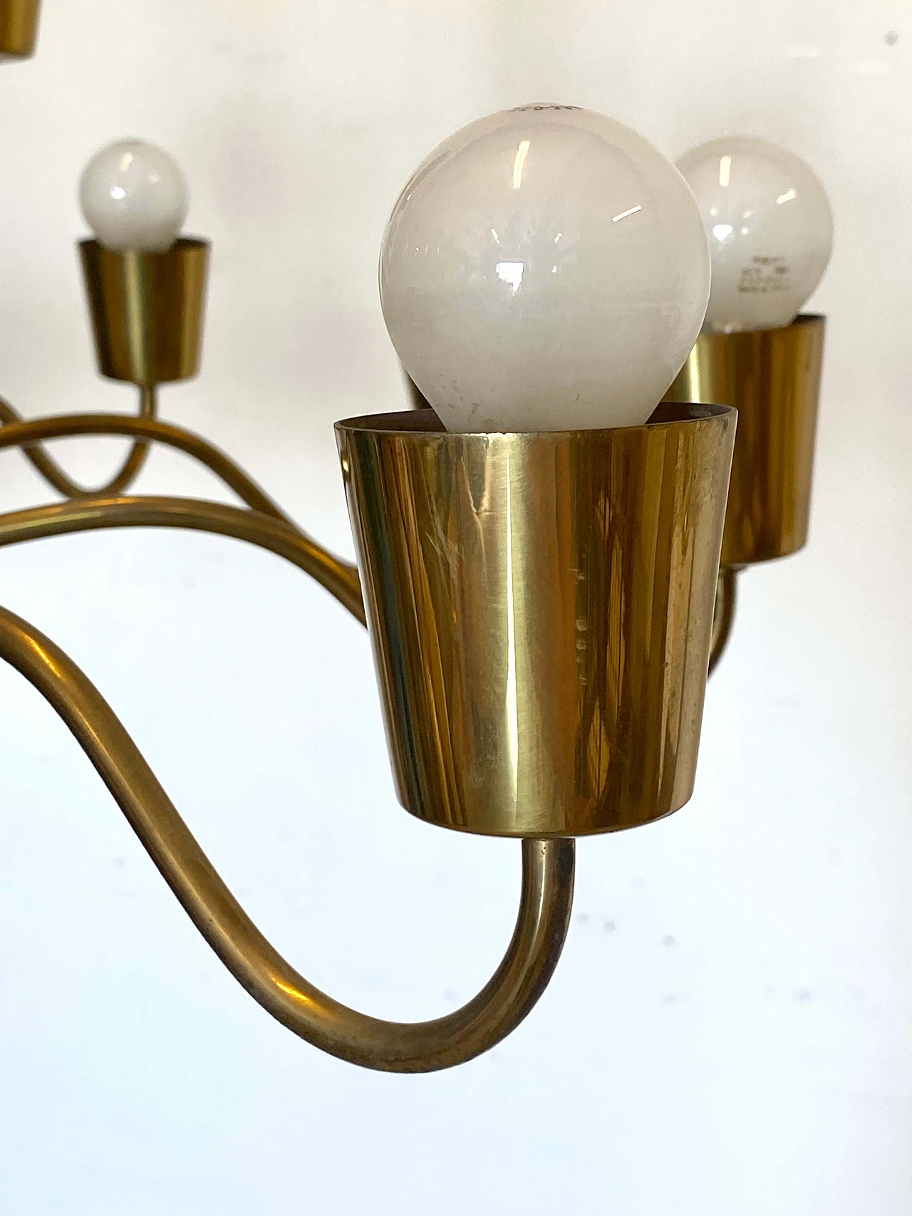 Eighteen-light brass chandelier attributed to Stilnovo, 1950s 14