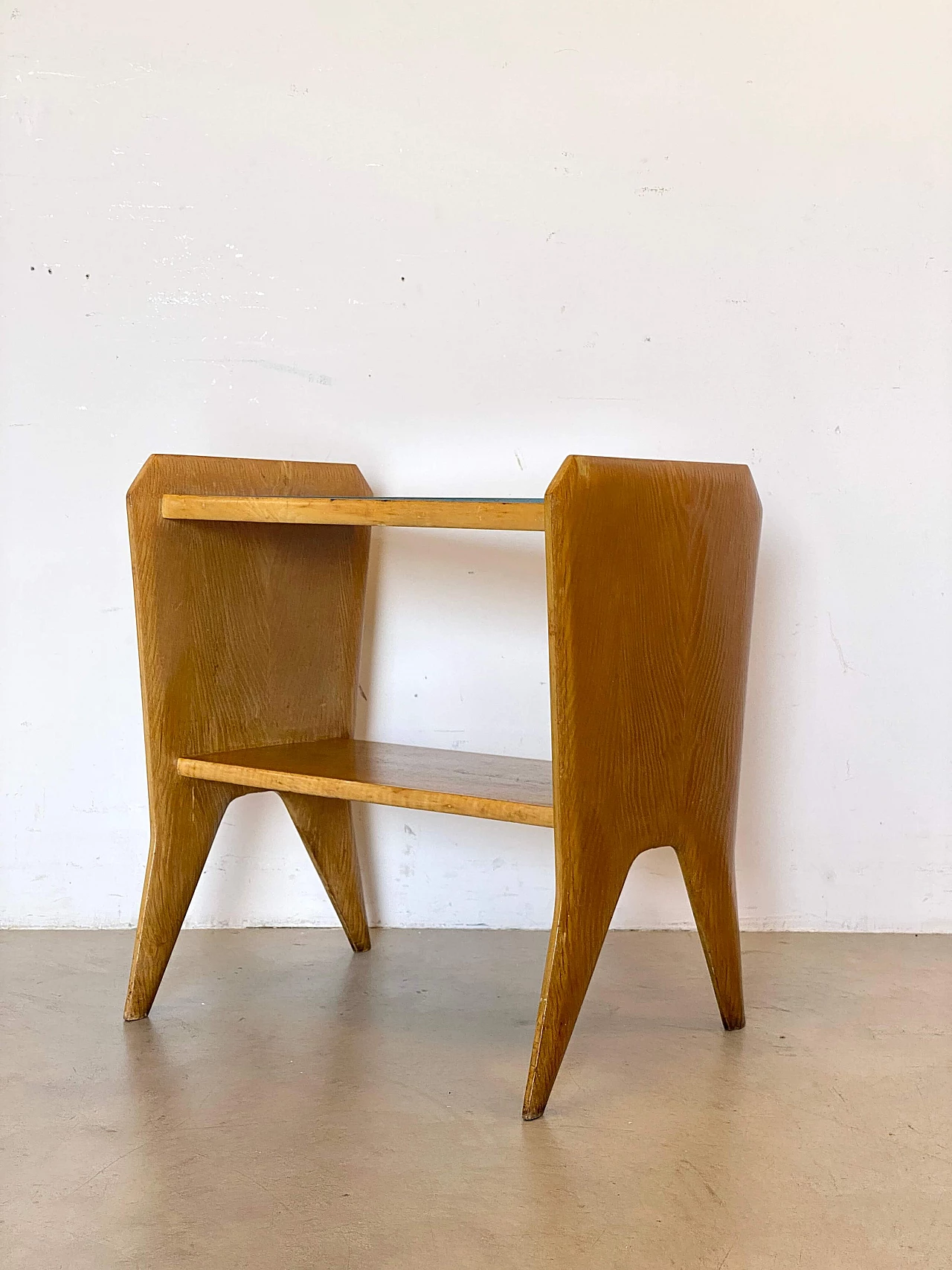 Wood bedside table with glass top in the style of Gio Ponti, 1950s 2