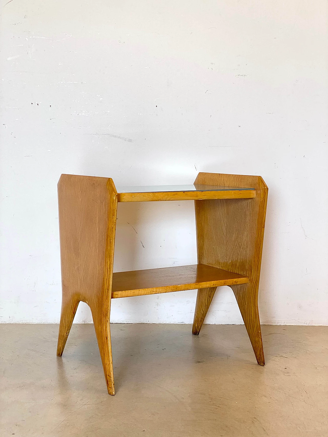 Wood bedside table with glass top in the style of Gio Ponti, 1950s 4