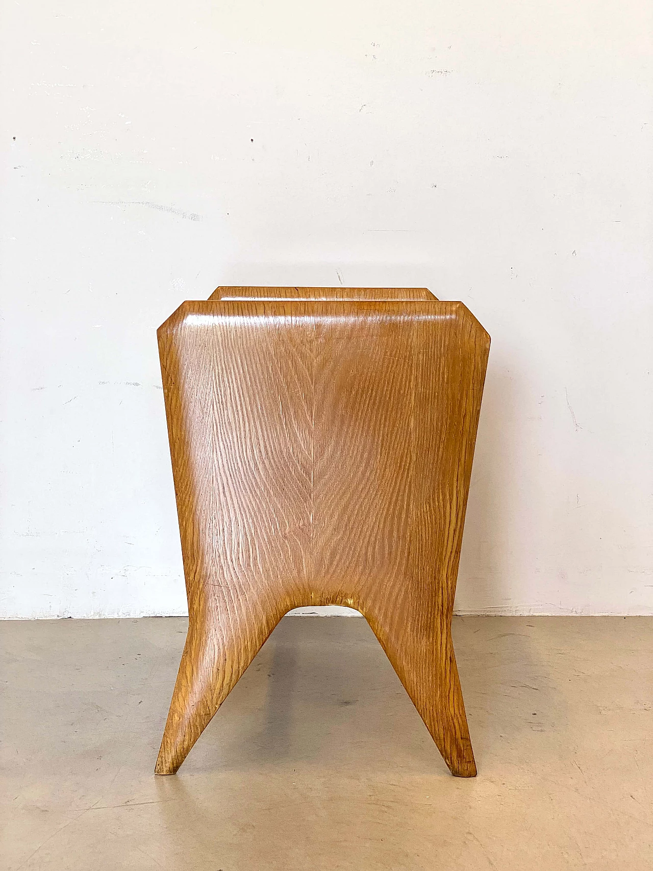 Wood bedside table with glass top in the style of Gio Ponti, 1950s 5