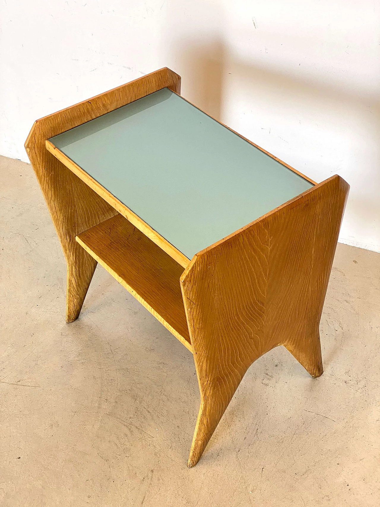 Wood bedside table with glass top in the style of Gio Ponti, 1950s 7