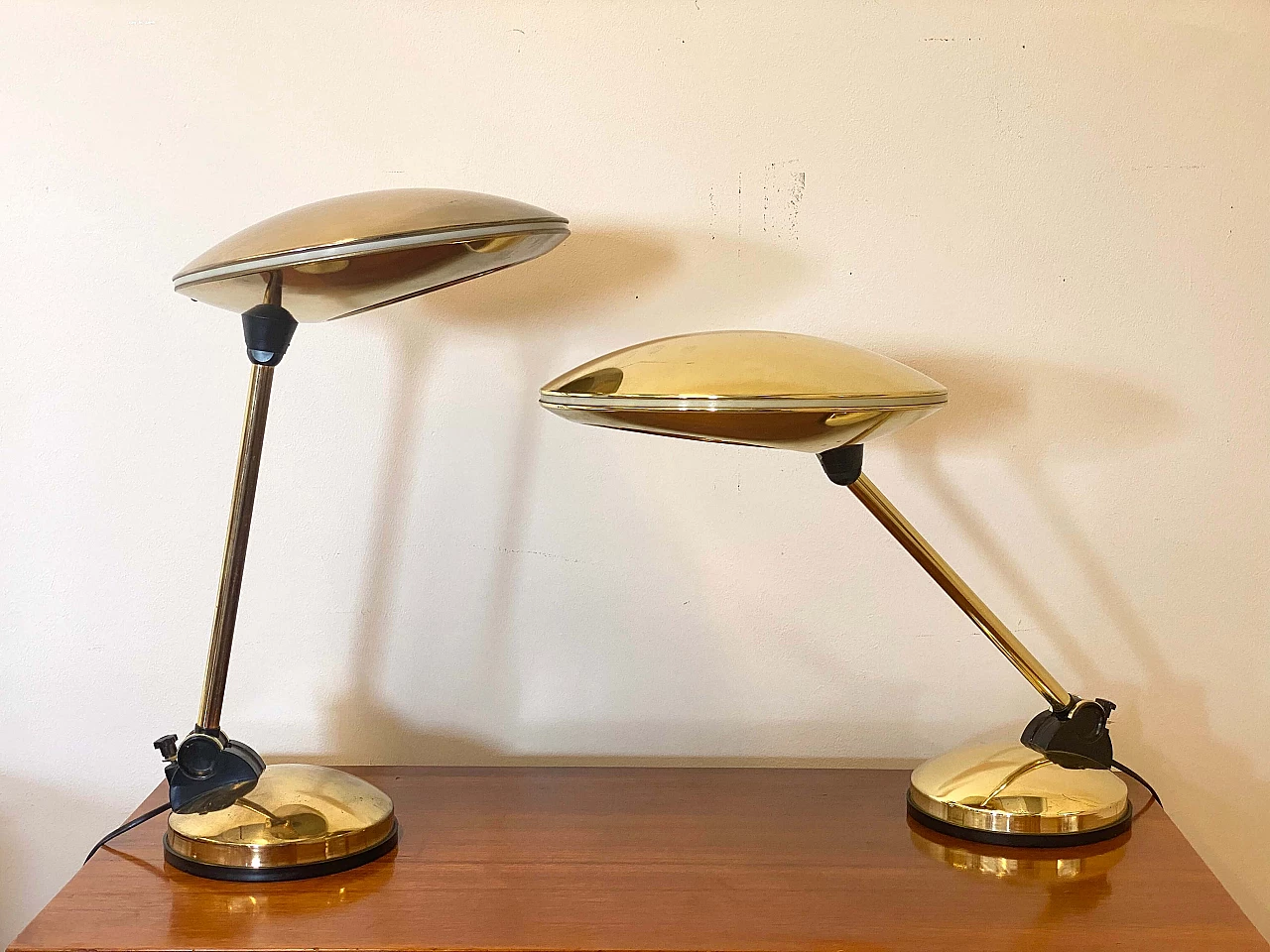 Coppia di lampade da tavolo Space Age in ottone, anni '70 7