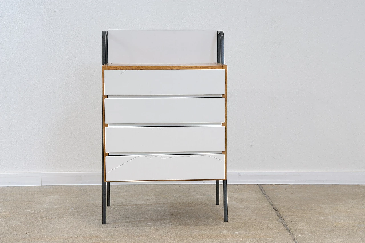 Cassettiera in faggio di Tatra Nabytok, anni '60 5