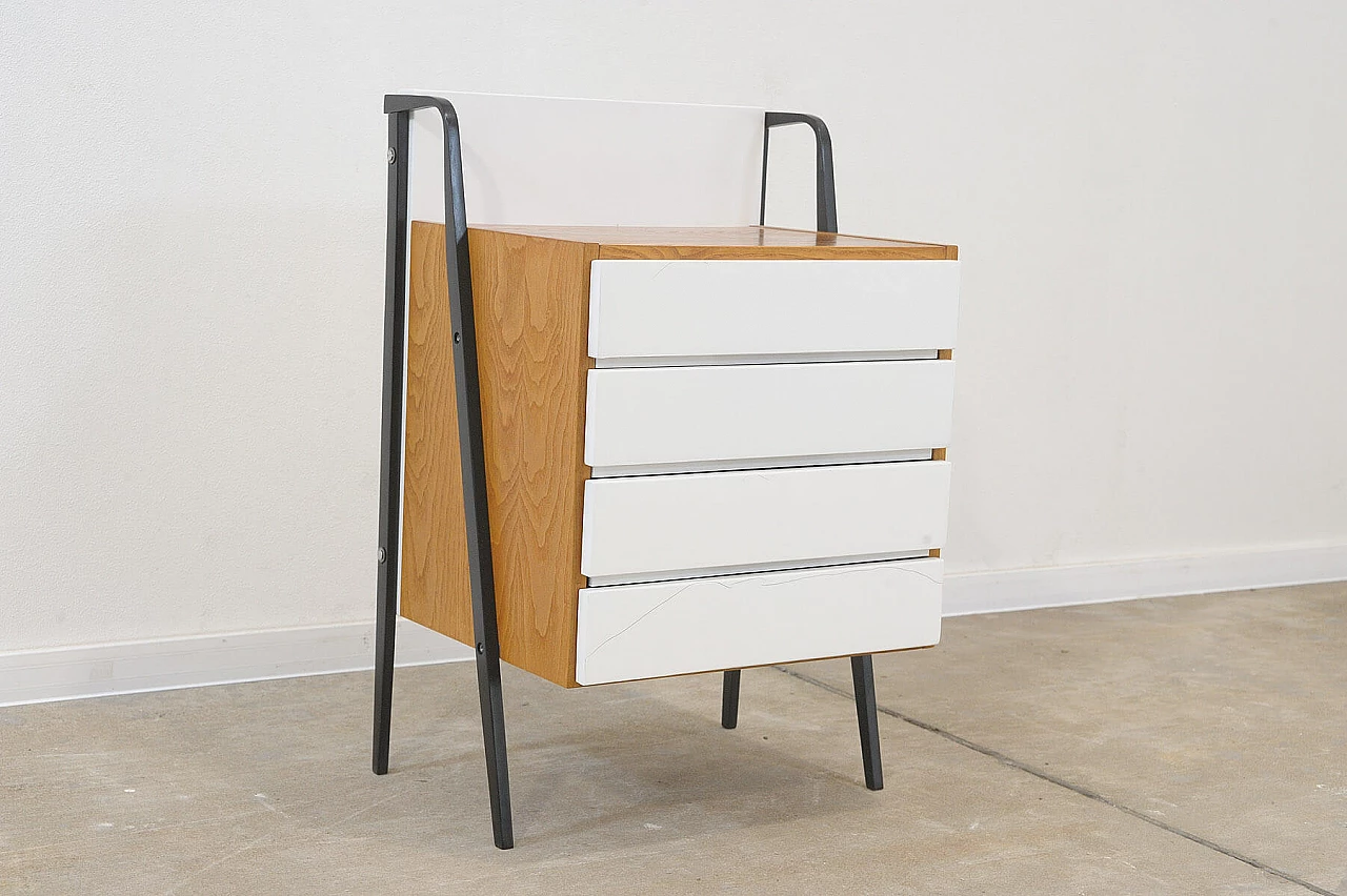 Cassettiera in faggio di Tatra Nabytok, anni '60 7