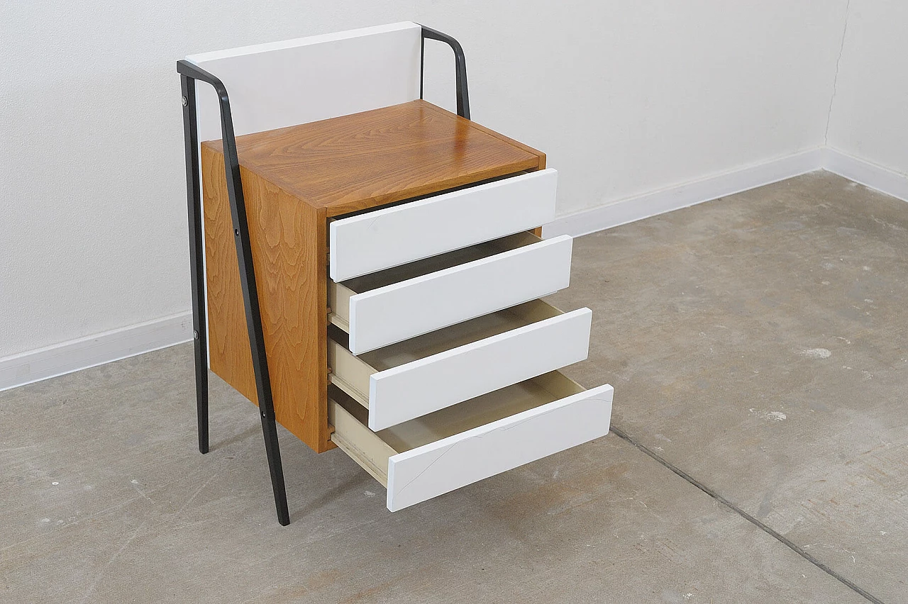 Cassettiera in faggio di Tatra Nabytok, anni '60 8