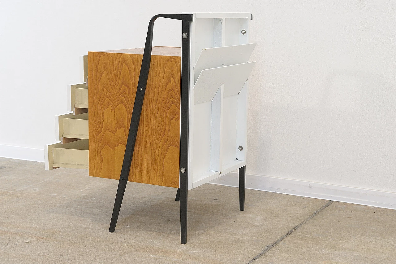 Cassettiera in faggio di Tatra Nabytok, anni '60 12