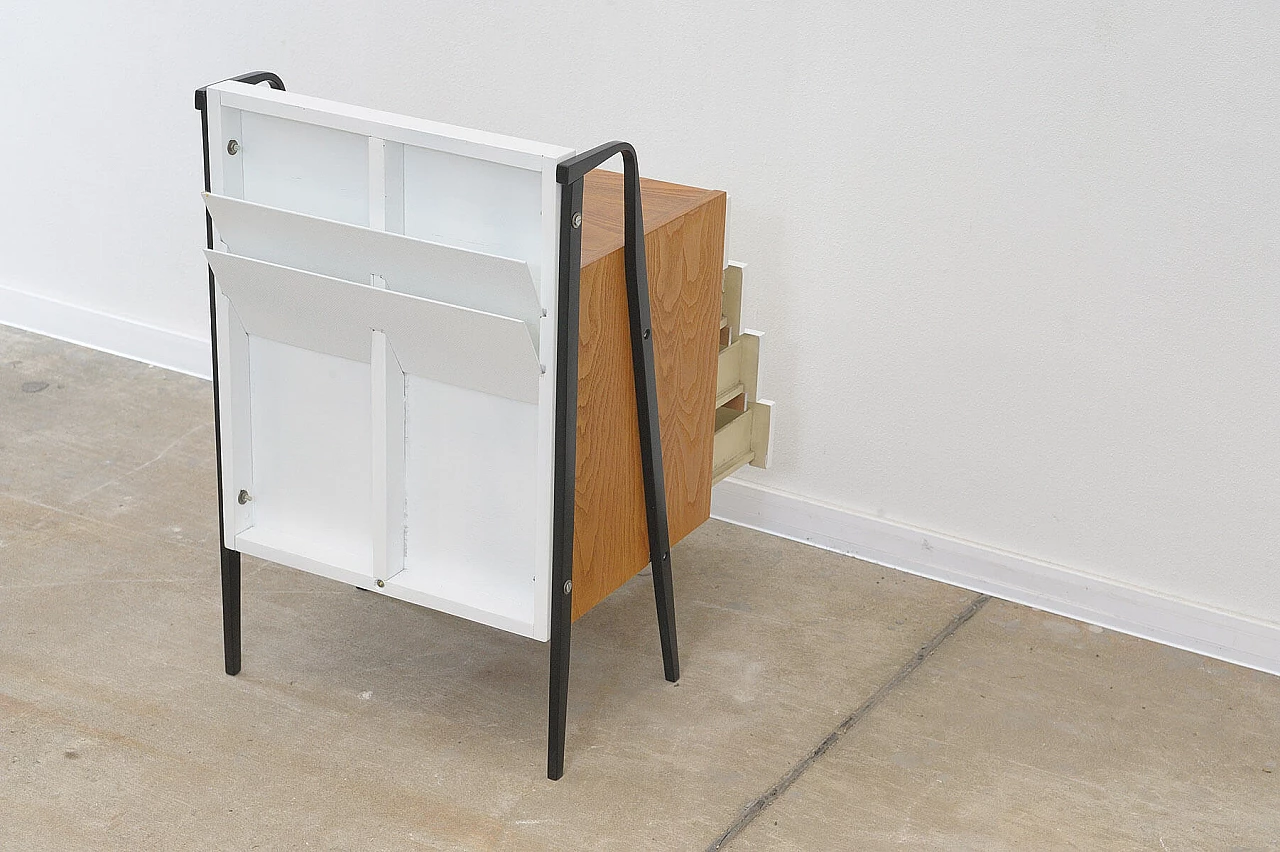 Cassettiera in faggio di Tatra Nabytok, anni '60 15