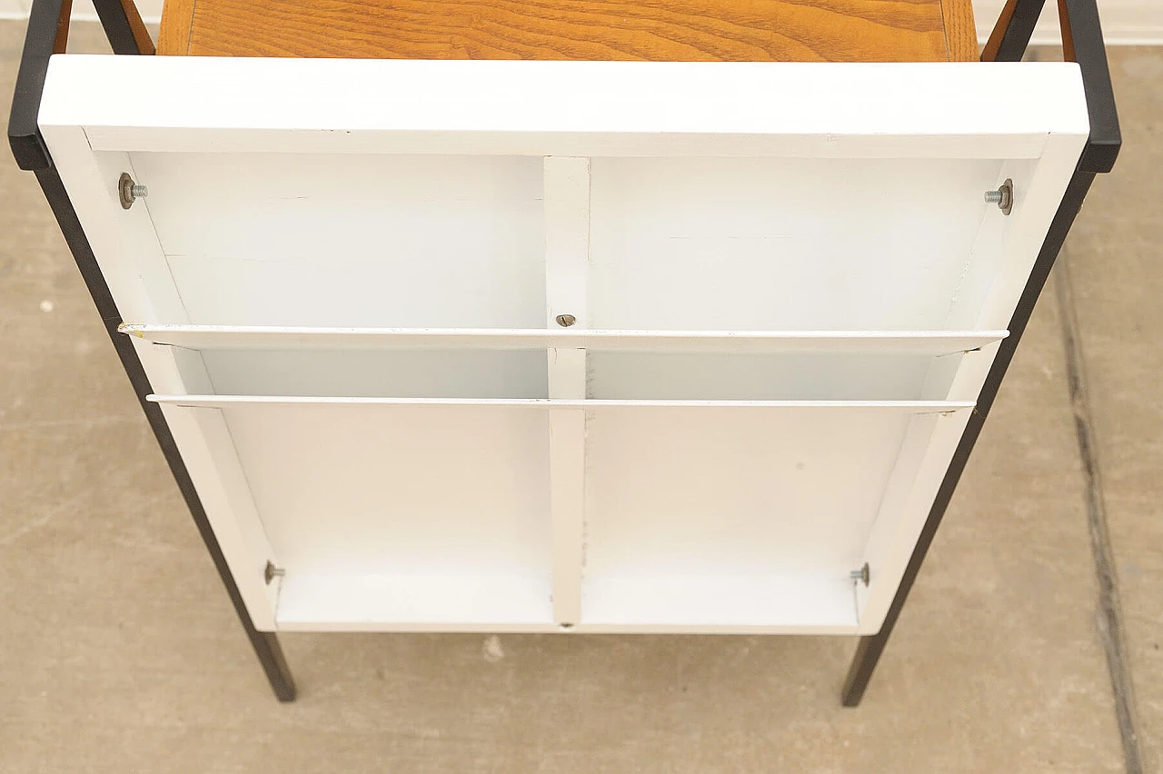 Cassettiera in faggio di Tatra Nabytok, anni '60 17