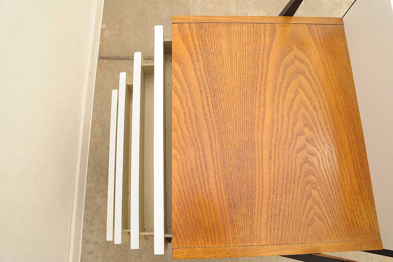 Cassettiera in faggio di Tatra Nabytok, anni '60 19