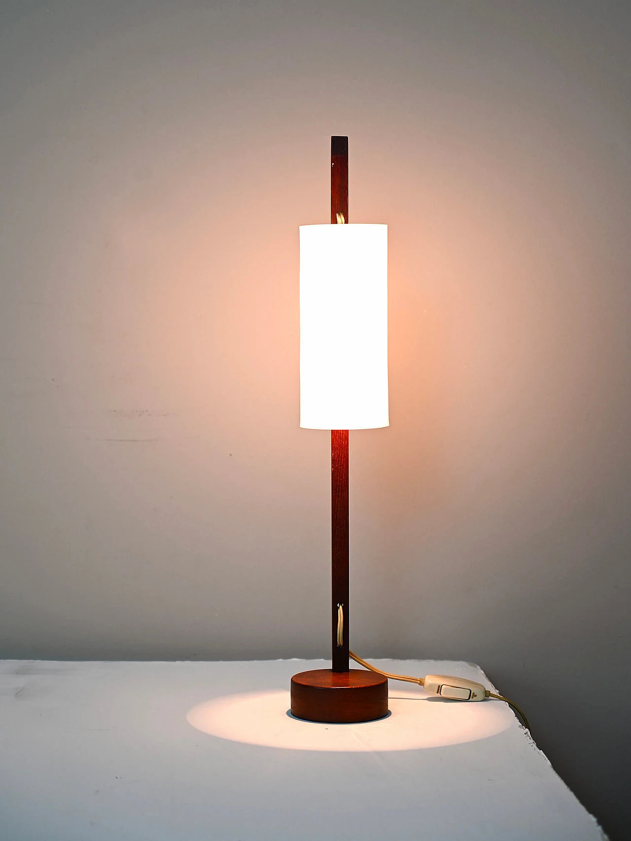 Teak and bakelite table lamp by Hans Agne Jakobsson for Markaryd, 1950s 1