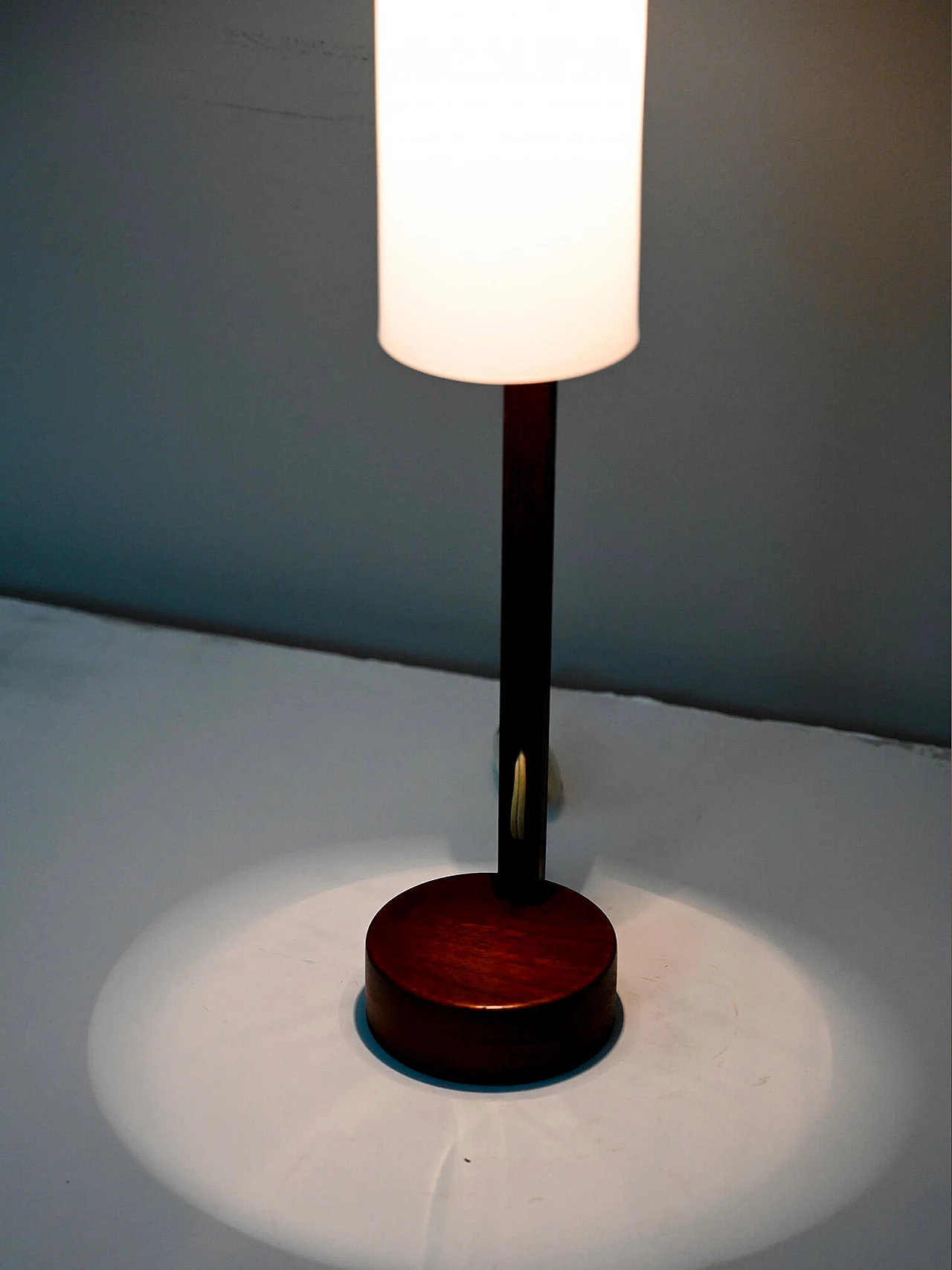 Teak and bakelite table lamp by Hans Agne Jakobsson for Markaryd, 1950s 12