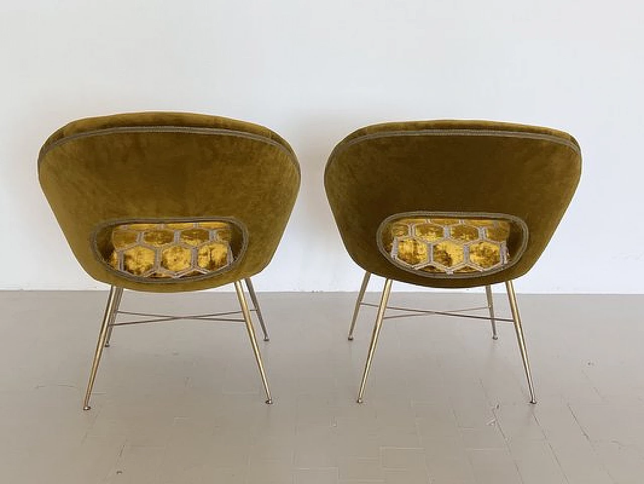 Pair of velvet armchairs with brass legs by Silvio Cavatorta, 1950s 10