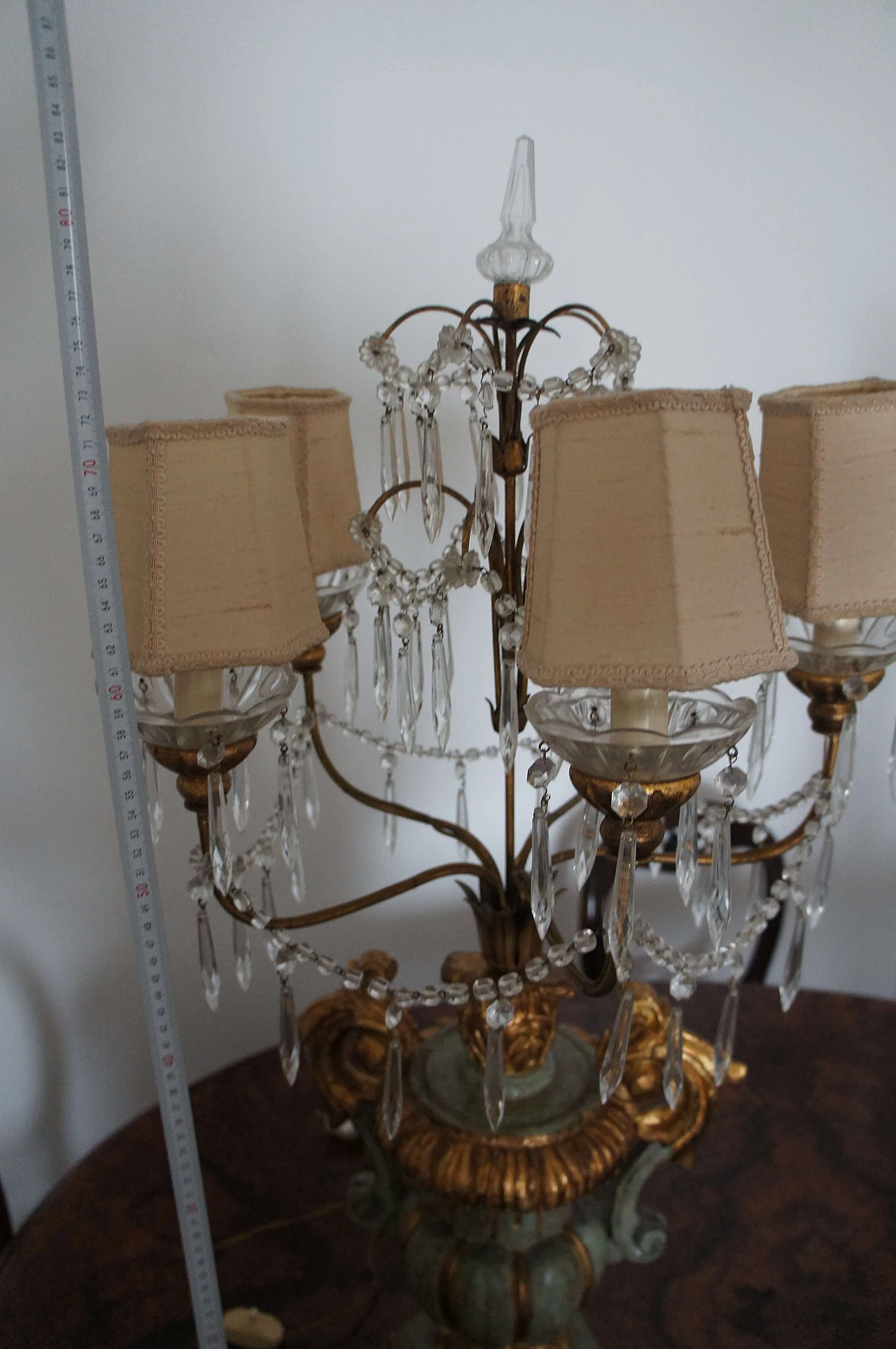 Wood table lamp with crystal elements 3