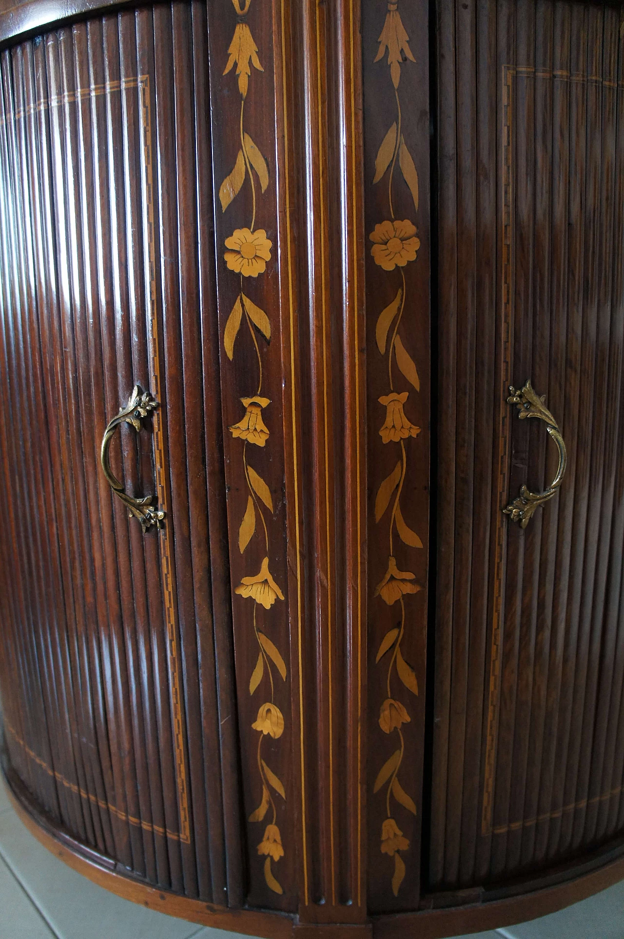 Wooden corner console table with inlays, early 20th century 12