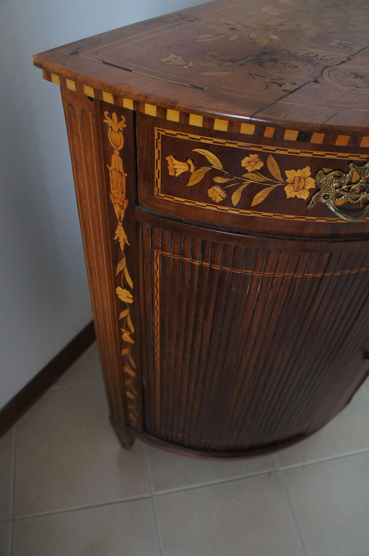 Wooden corner console table with inlays, early 20th century 14