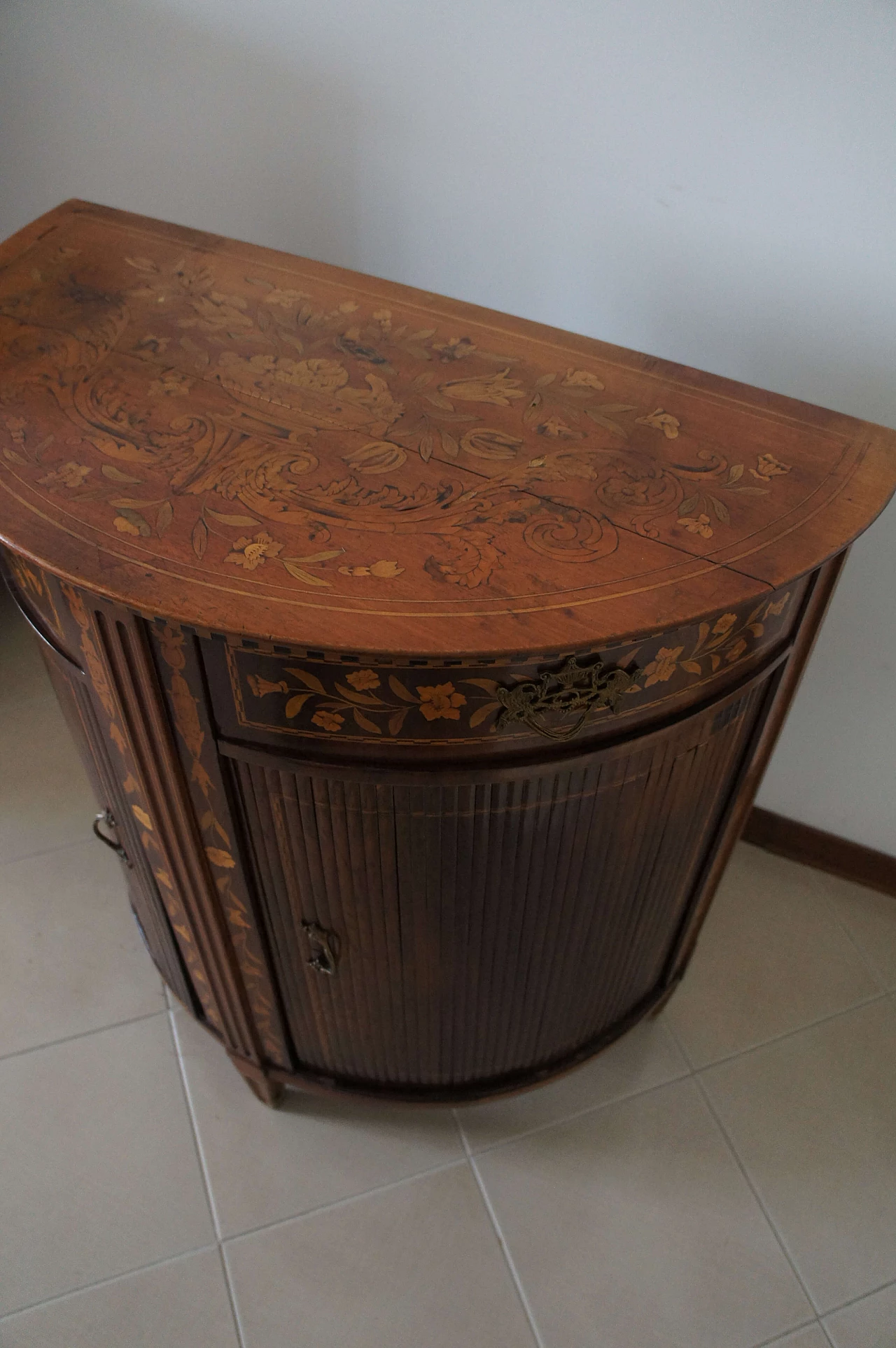 Wooden corner console table with inlays, early 20th century 19