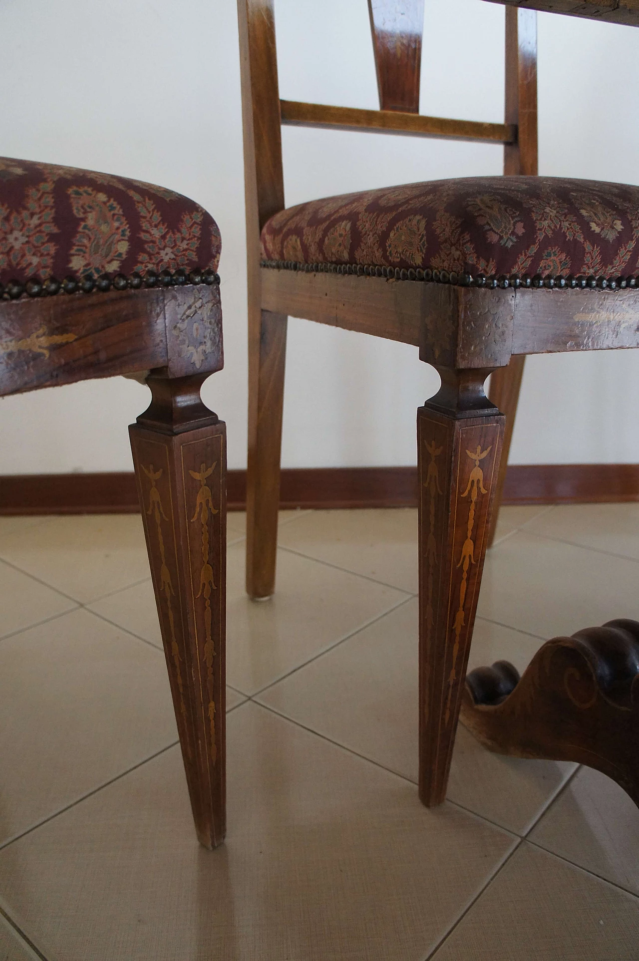 8 Chairs and extending walnut table with fine inlays, 1940s 13