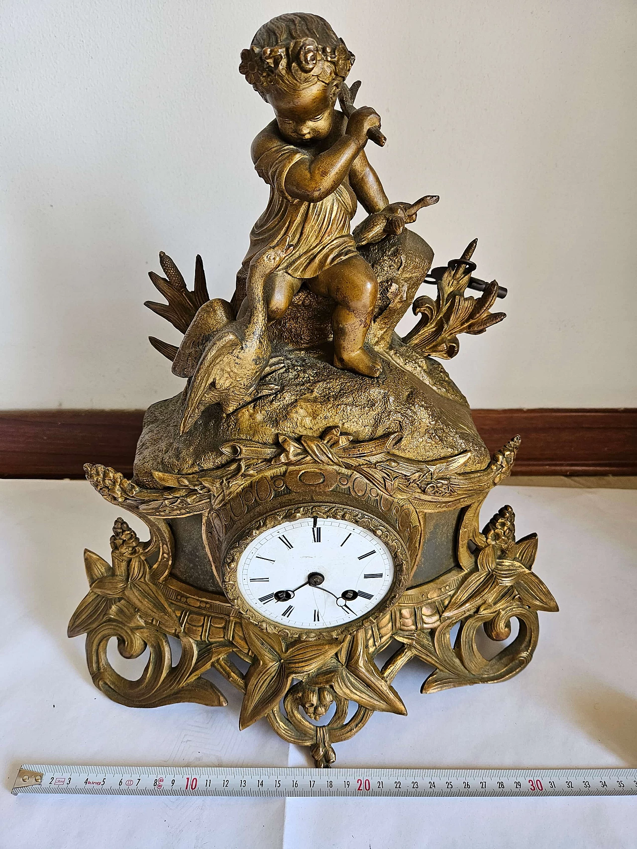 Gilded bronze Parigina table clock, 19th century 1