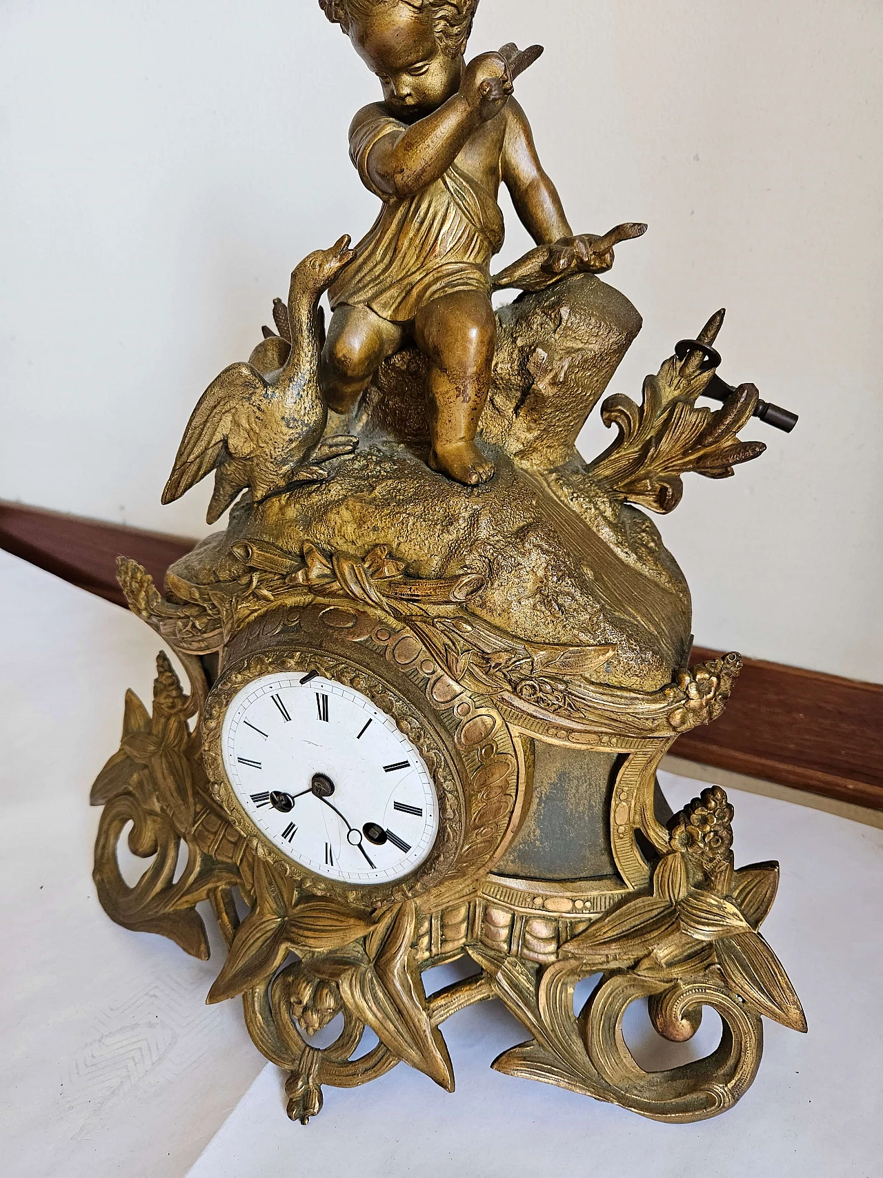 Gilded bronze Parigina table clock, 19th century 3