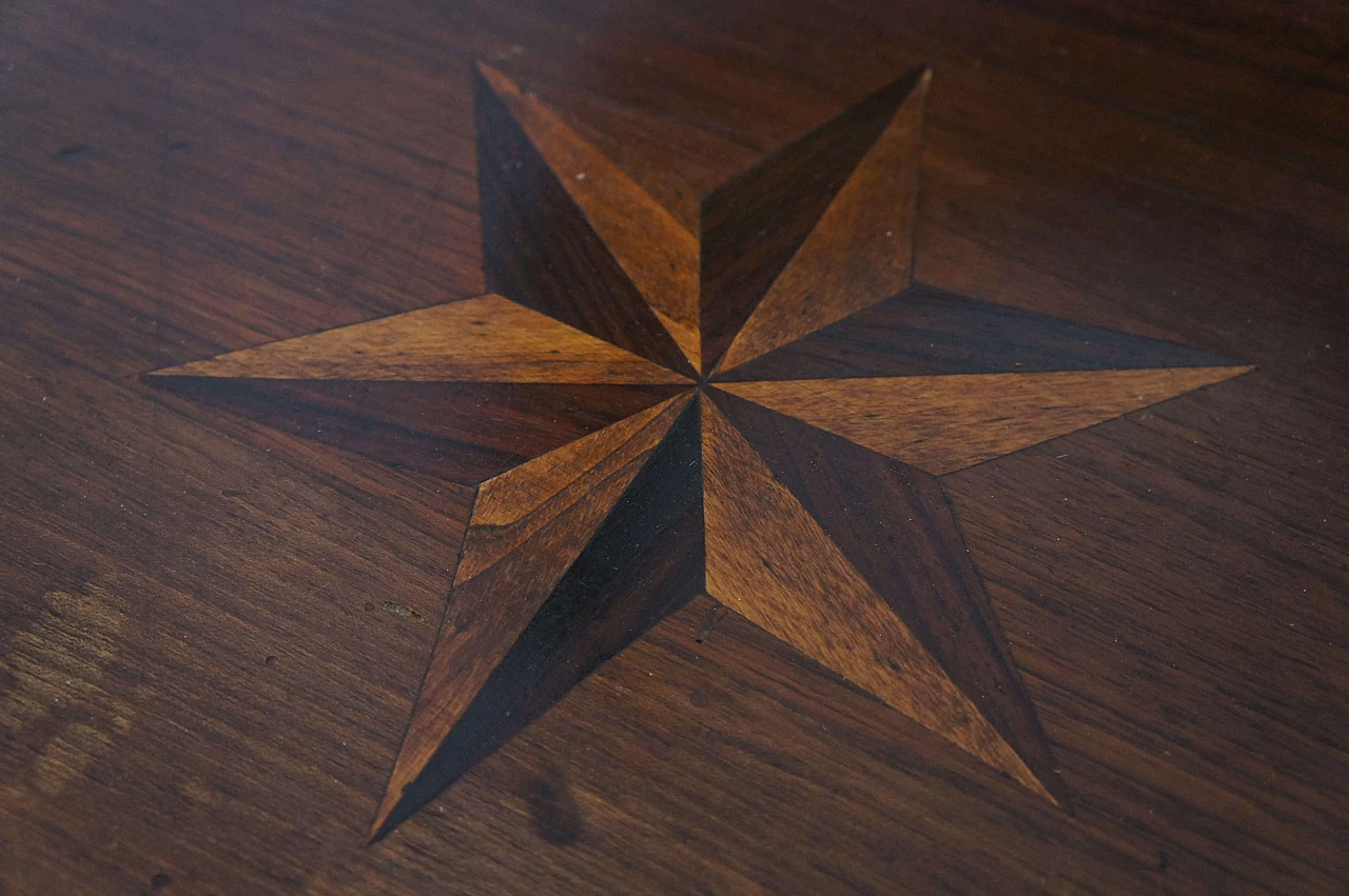 Cassettone Luigi XVI in noce intarsiato, '800 3