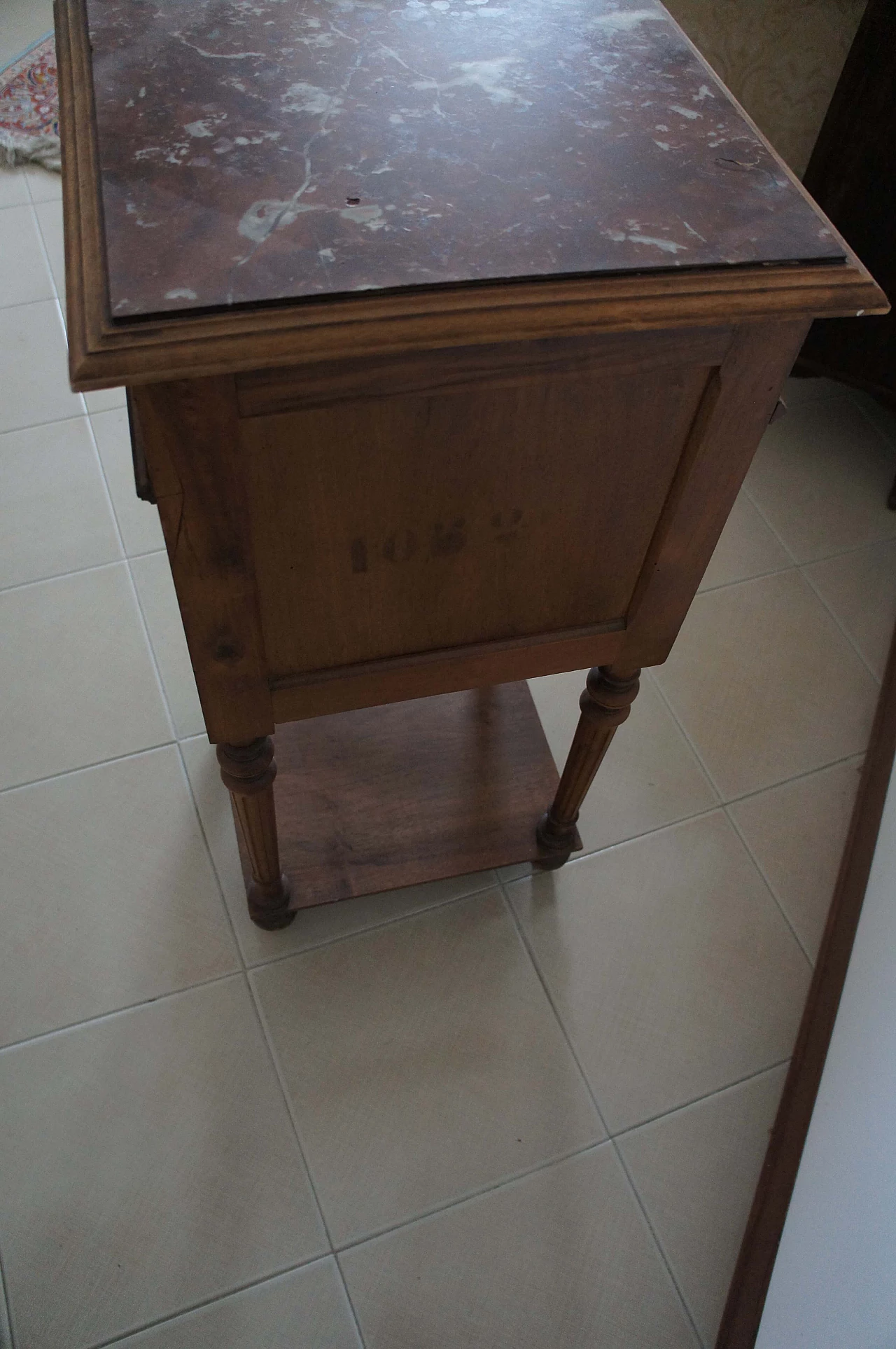 Comodino Napoleone III in legno con piano in marmo, fine '800 1